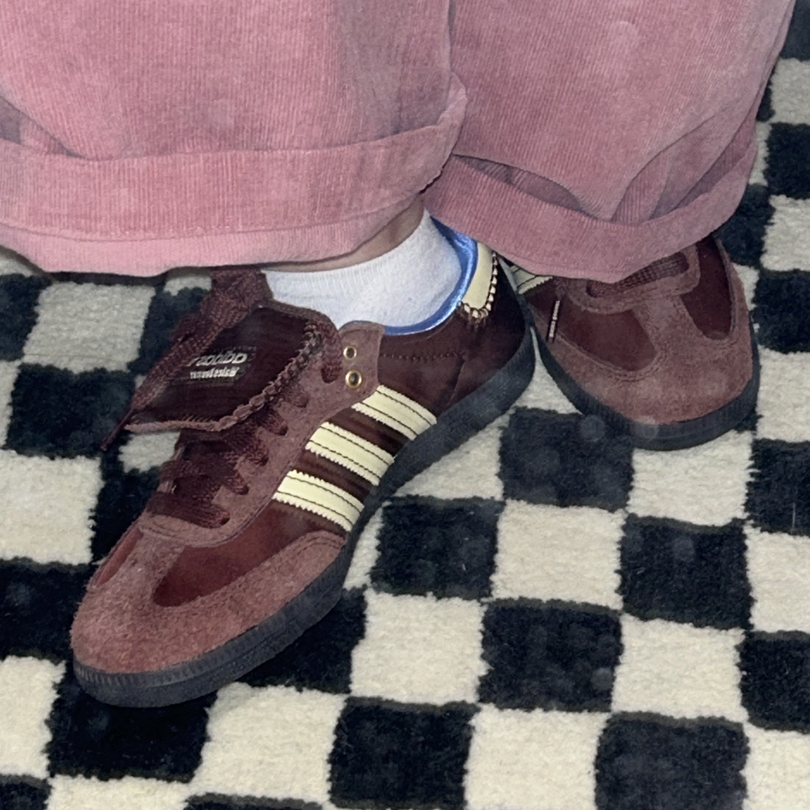 Adidas x Wales Bonner Nylon Samba Fox Brown Sandy Beige 착용 스타일 - 3