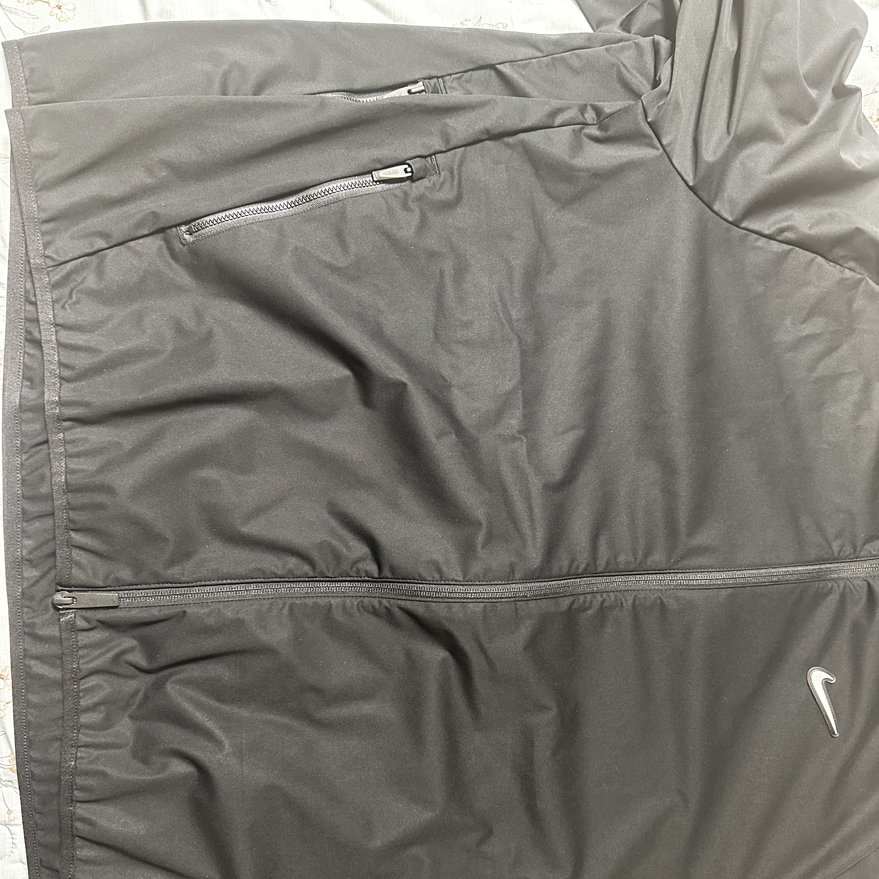 Nike x Drake Nocta Basketball Warmup Jacket Black (DV3661-010) 착용 스타일 - 4