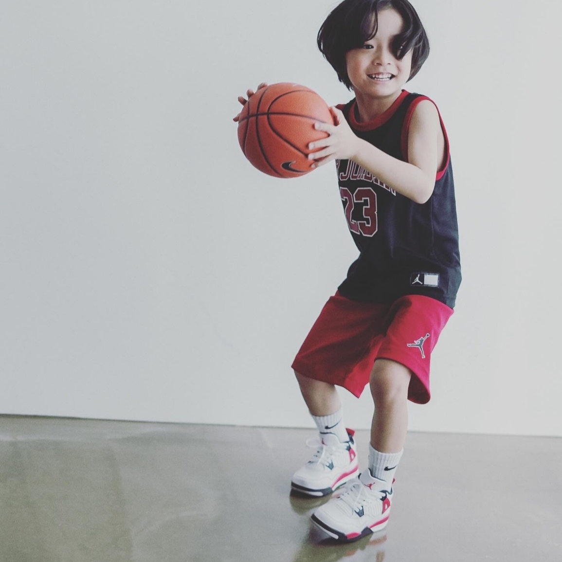 Jordan 4 Retro Red Cement 착용 스타일 - 1