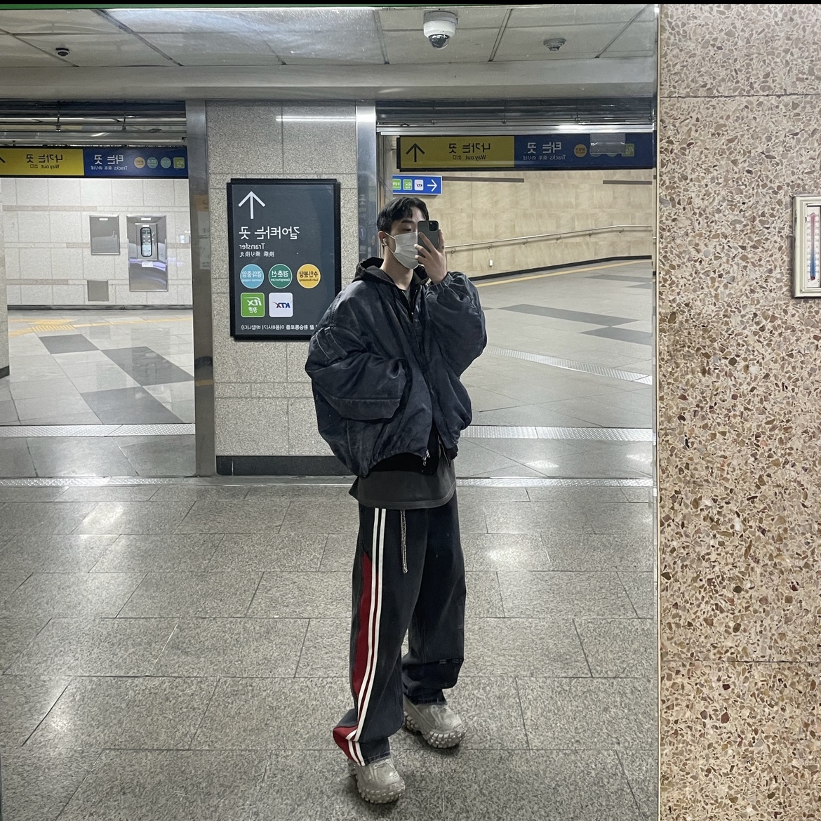 Project G/R Distressed Layer Zip Hoodie Faded Black, Nonnod x Undermycar Esker Jacket Crown Blue 착용 스타일