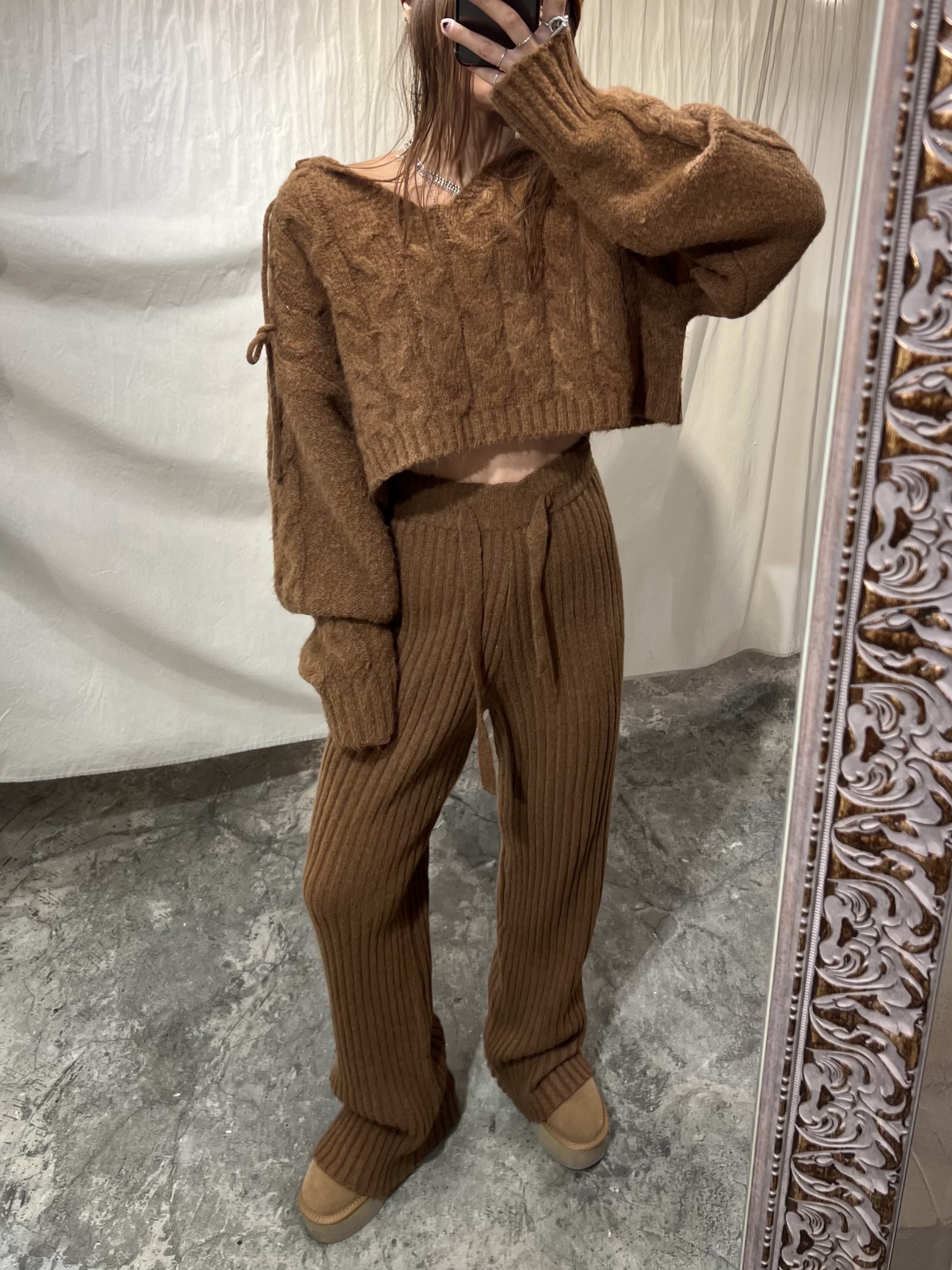 (W) UGG Classic Mini Platform Boots Chestnut 착용 스타일 - 2