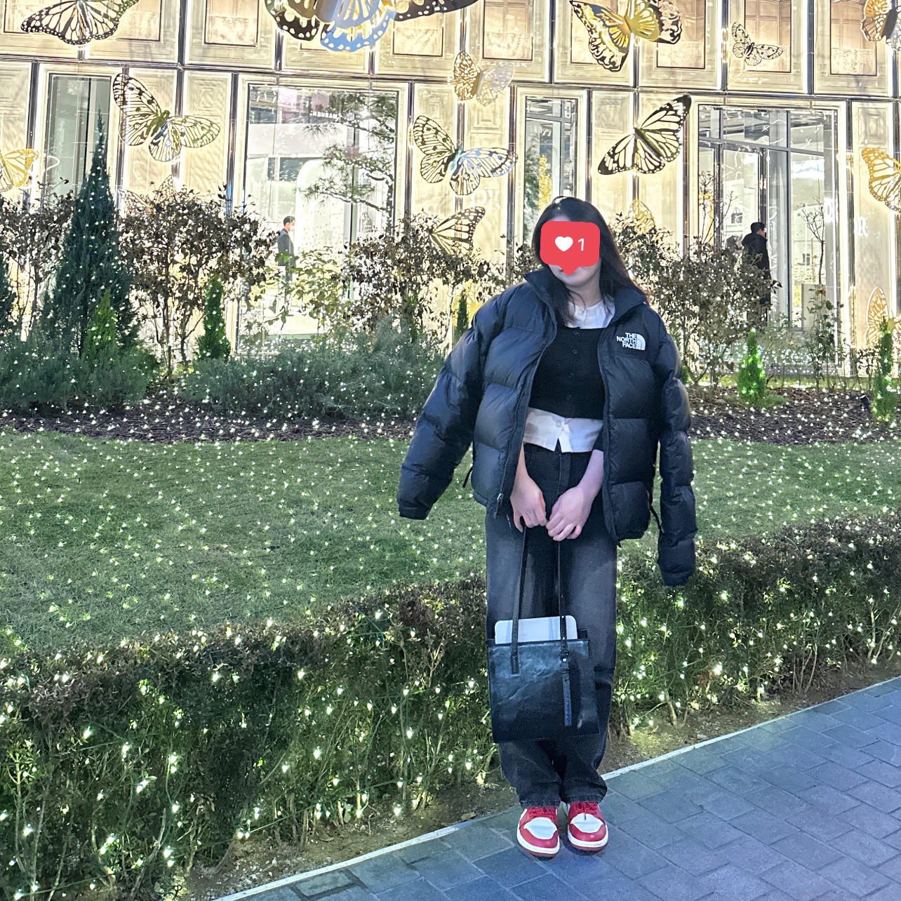 The North Face 1996 Eco Nuptse Jacket Black, (W) Jordan 1 Low White Gym Red 착용 스타일