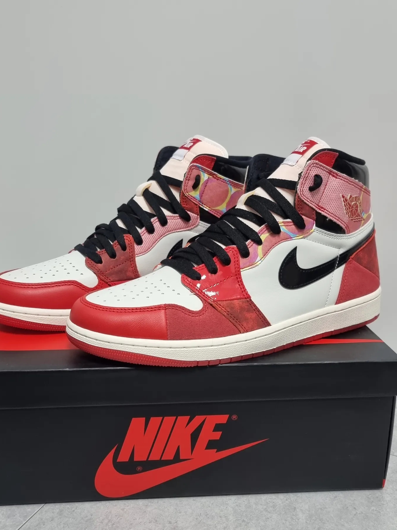 Jordan 1 Retro High Spider-Man Next Chapter 착용 스타일 - 1