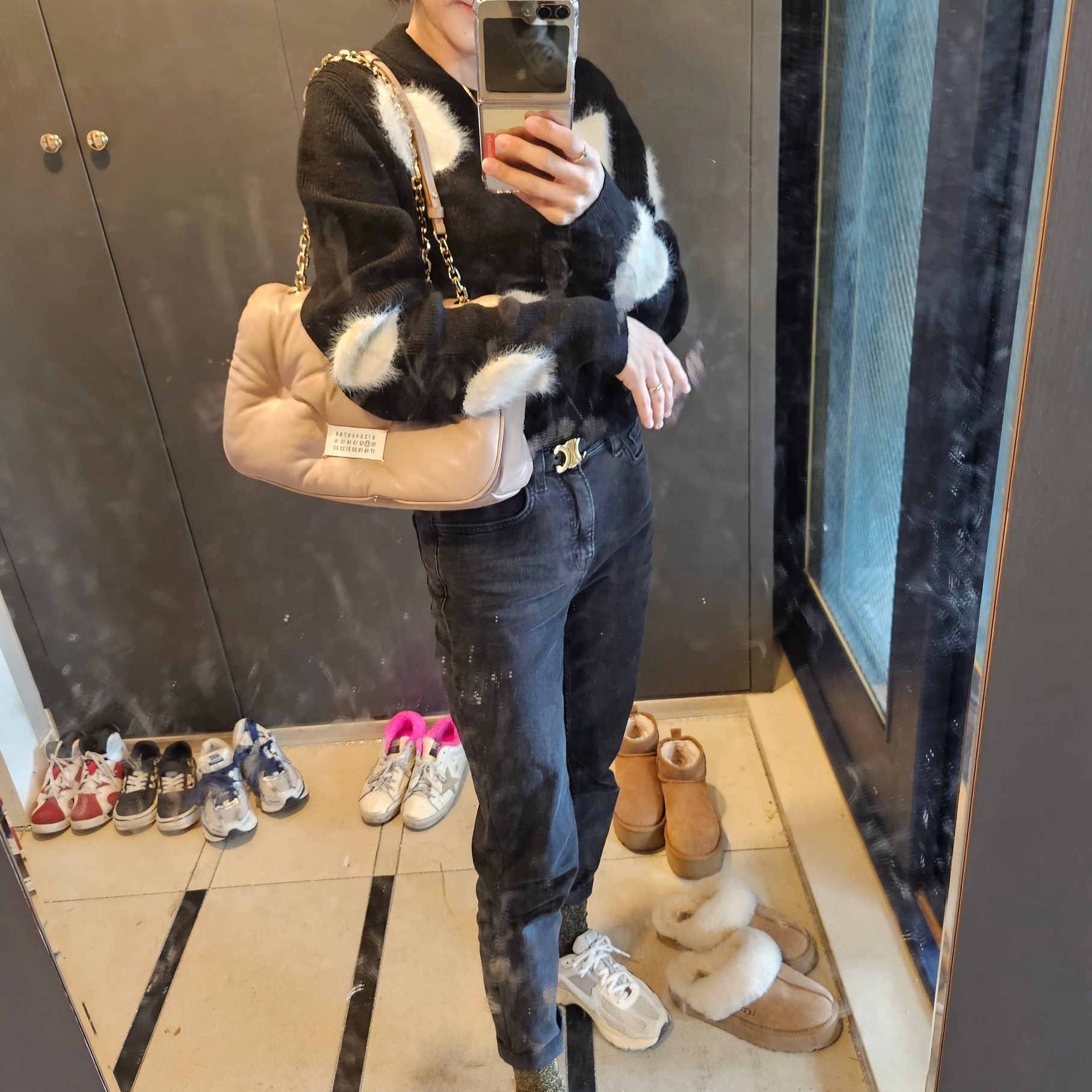 Maison Margiela Glam Slam Flap Medium Shoulder Bag Pink 착용 스타일 - 3