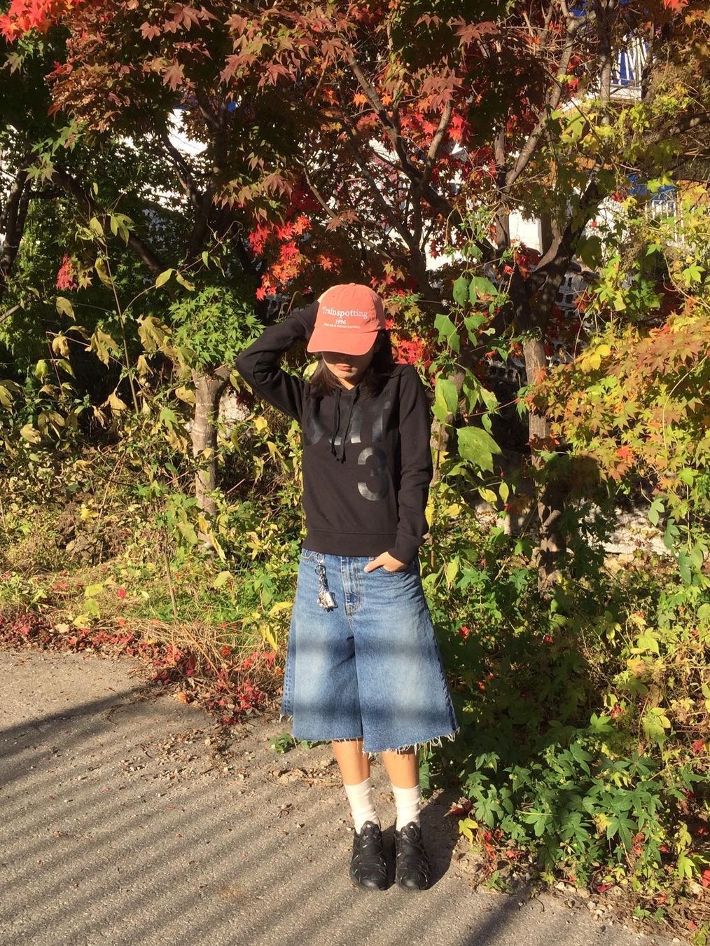 [KREAM 단독] Safarispot Women 1/2 Basic Safari Hoodie Black, [KREAM 단독] Safarispot Women 1/2 Basic Safari Hoodie White 착용 스타일 - 2