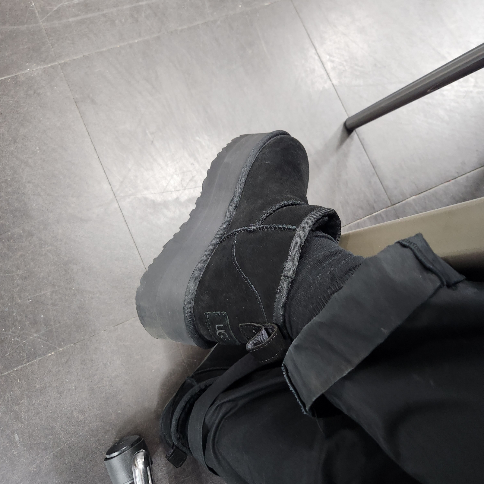 (W) UGG Classic Ultra Mini Platform Boots Black 착용 스타일