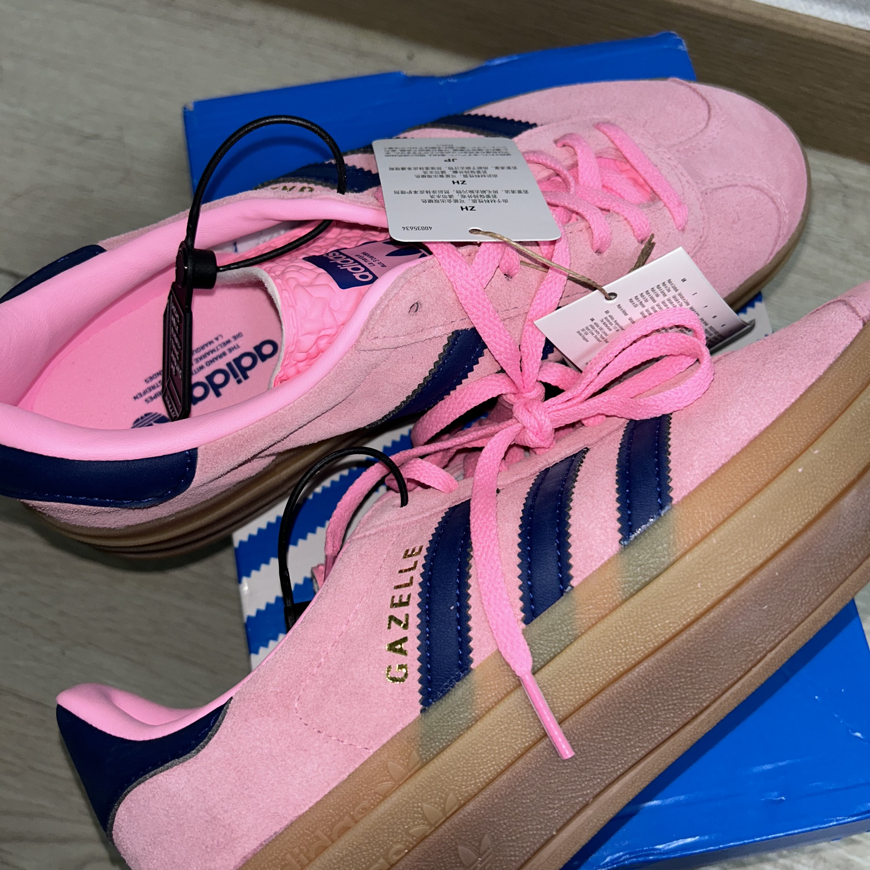 (W) Adidas Gazelle Bold Pink Glow Victory Blue 착용 스타일 - 2