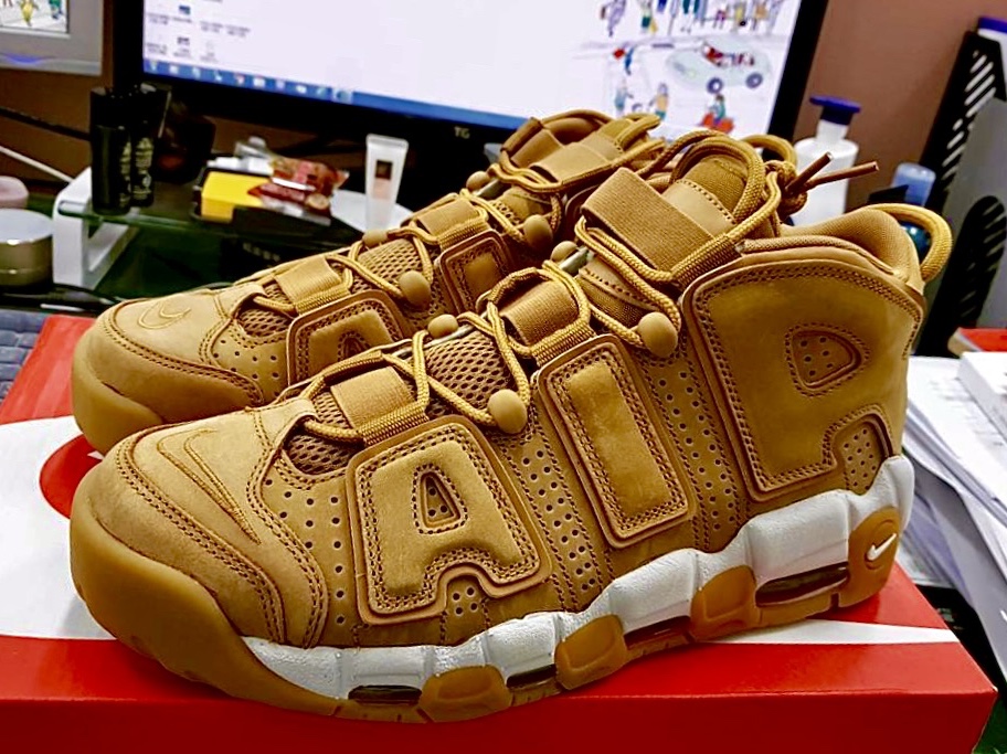 Nike Air More Uptempo Flax 착용 스타일 - 1