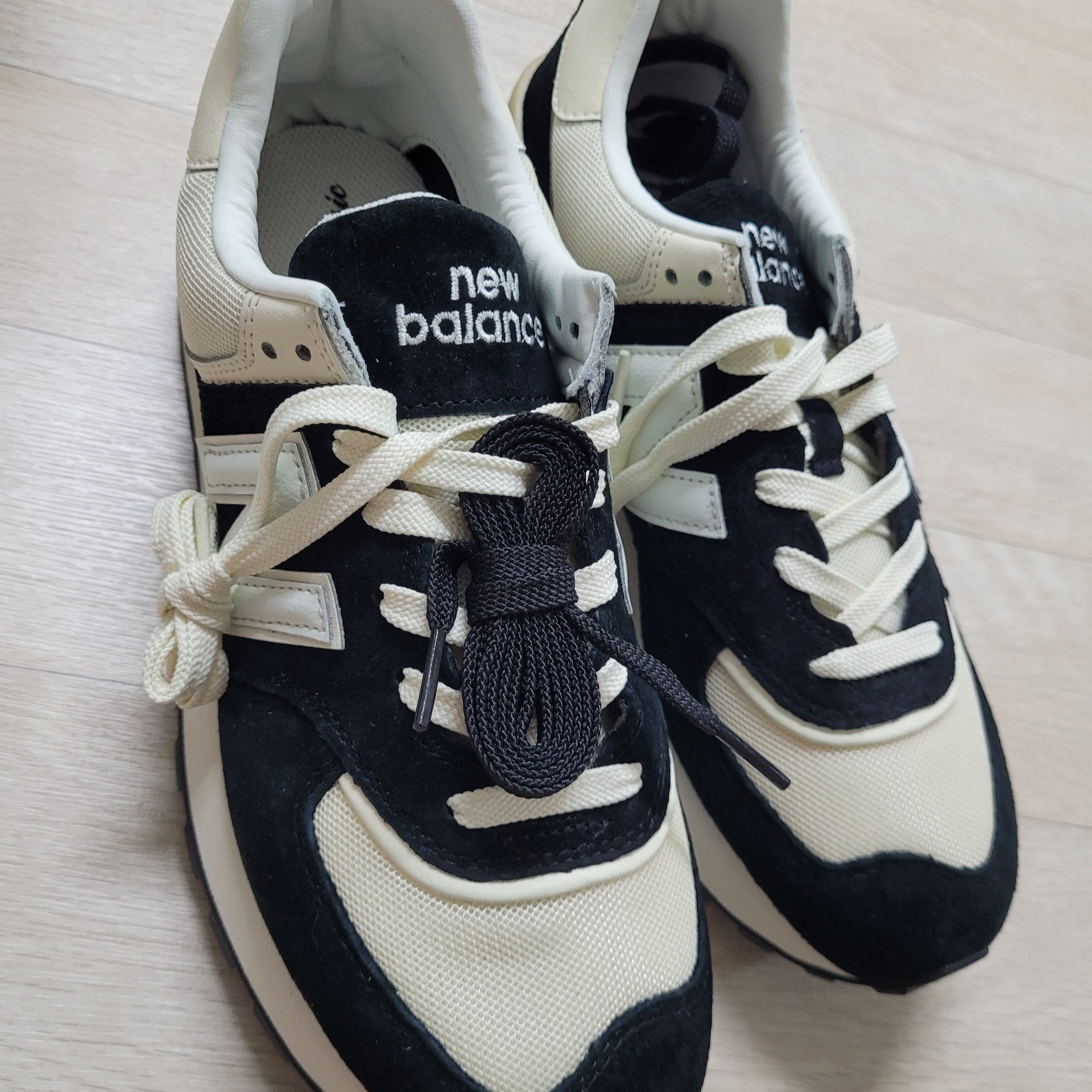 New Balance 574 Legacy Black Angora 착용 스타일