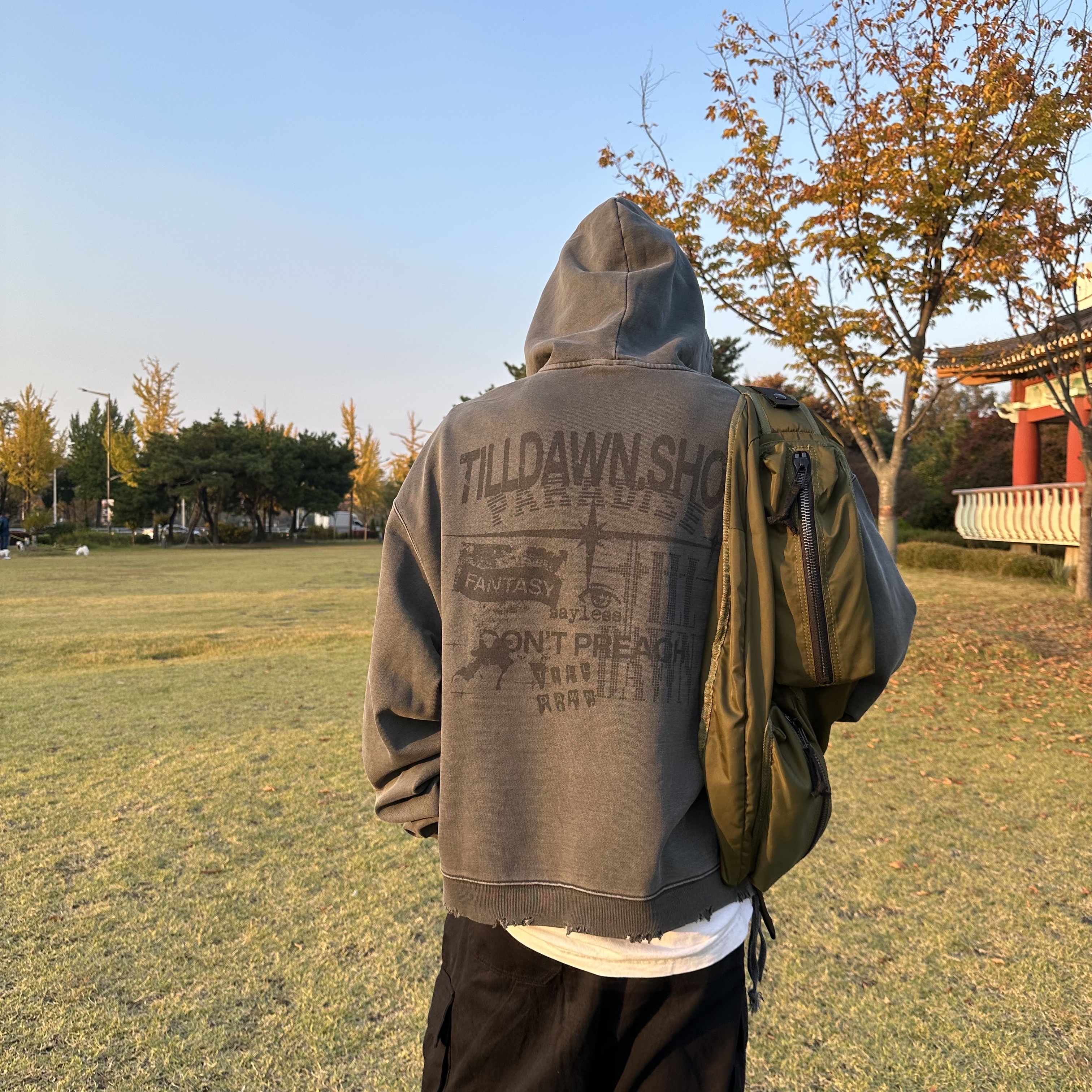 Asics Gel-Sonoma 15-50 Black, Palace Tri-Ferg Patch Beanie Black 착용 스타일 - 2