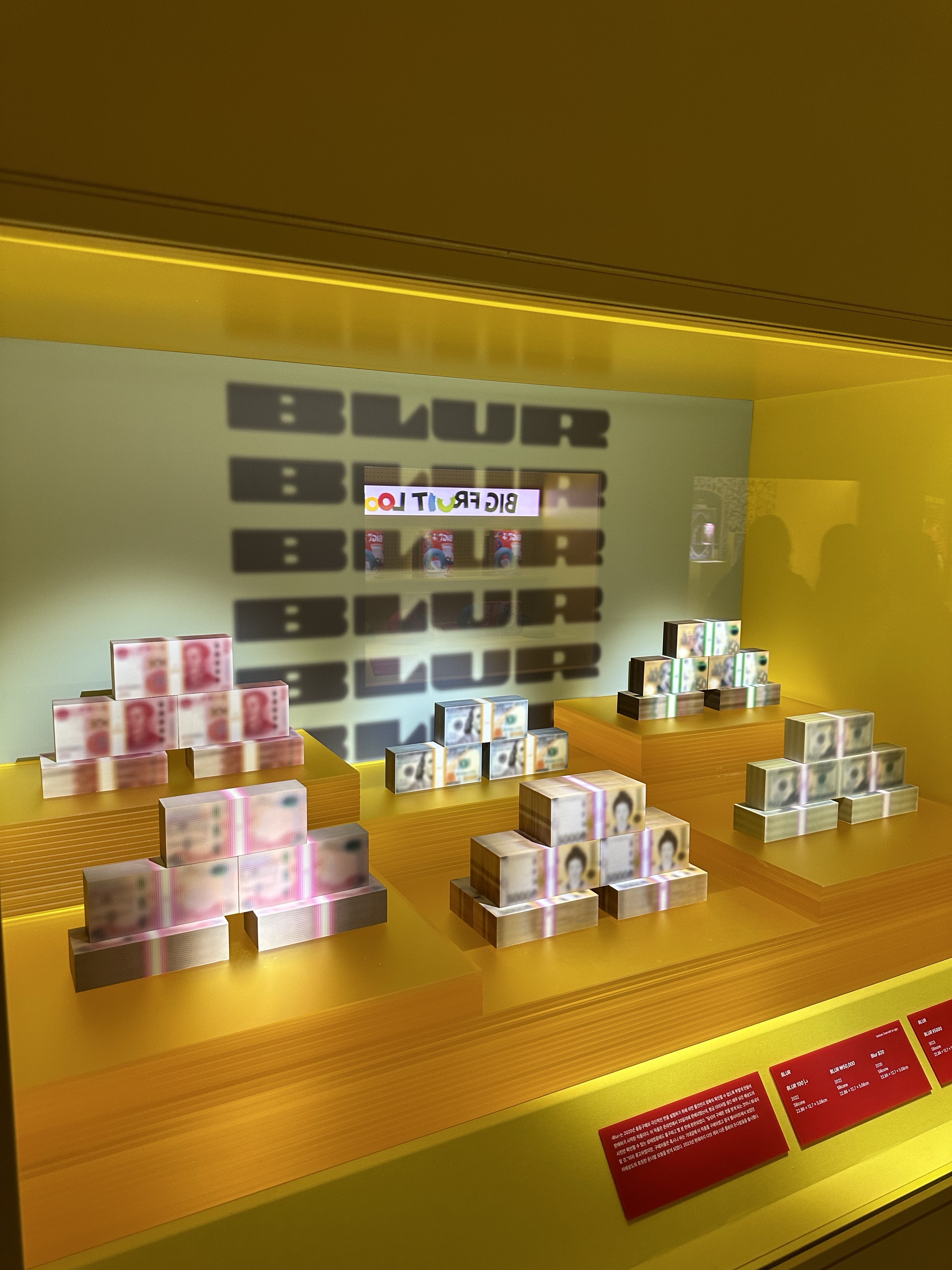 Rolex Submariner 41mm 124060 Black Oyster 착용 스타일 - 8