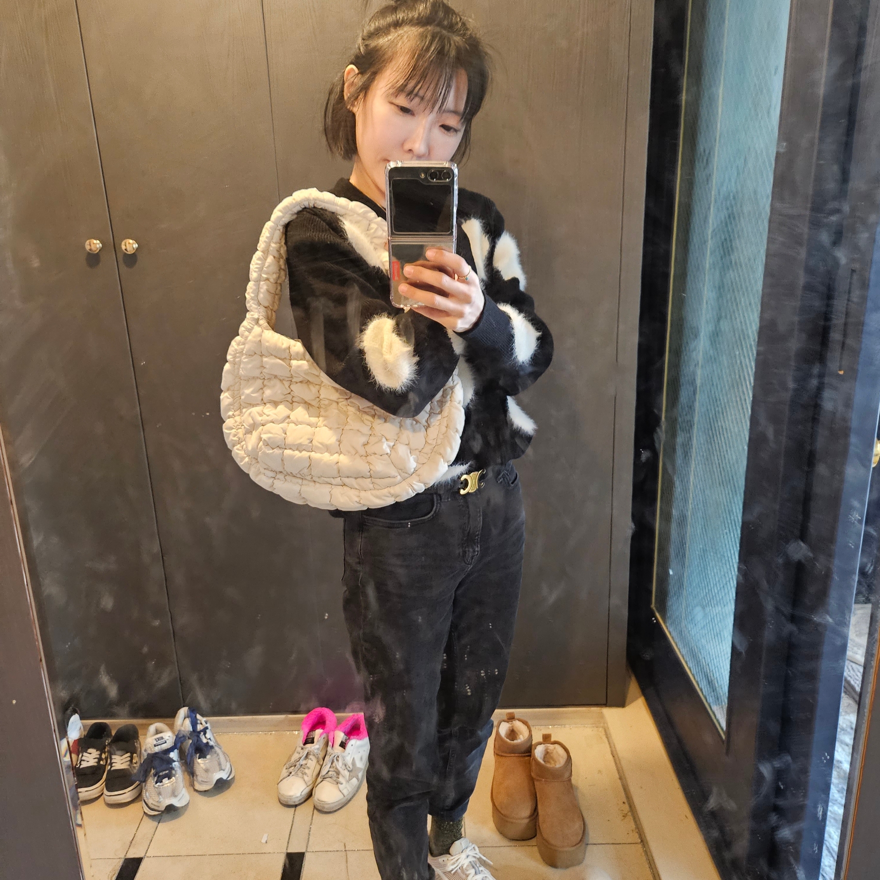 COS Quilted Mini Bag Cream 착용 스타일 - 1