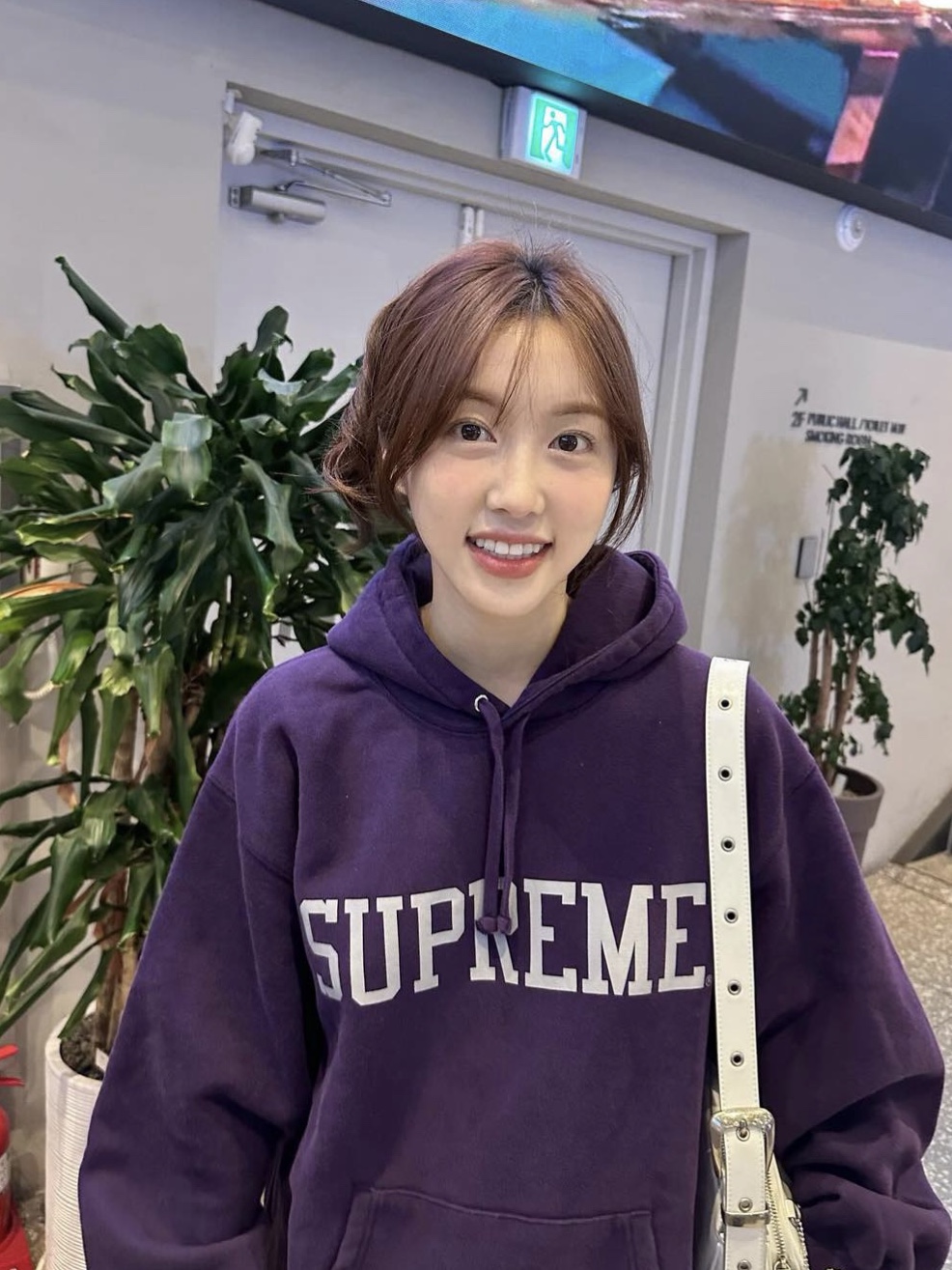 Supreme Raised Script Hooded Sweatshirt Heather Grey - 23FW, Nike x Stussy NRG RA Washed Pullover Hoodie Black (DN4029-010) 착용 스타일 - 5
