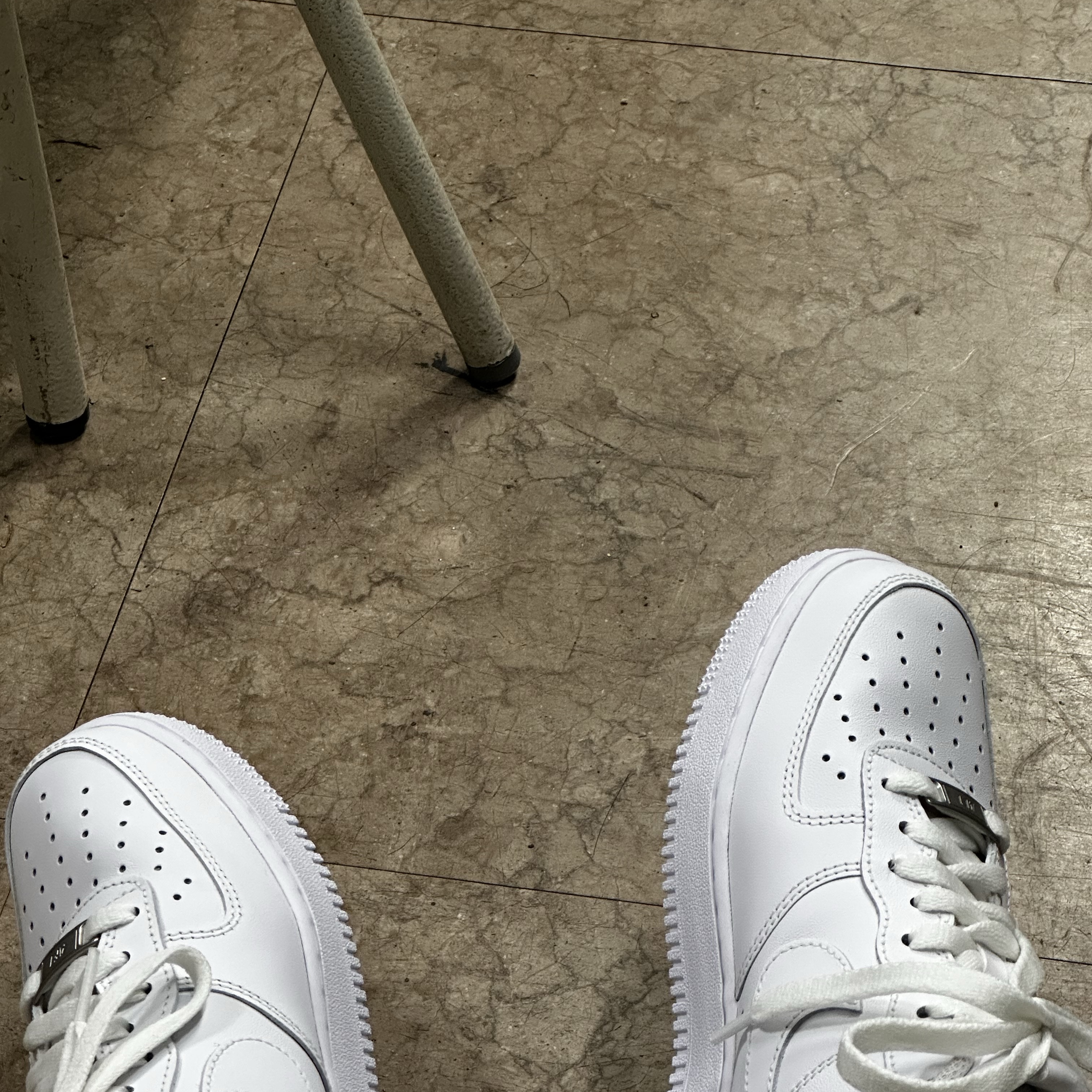 Nike Air Force 1 '07 Low White 착용 스타일 - 2