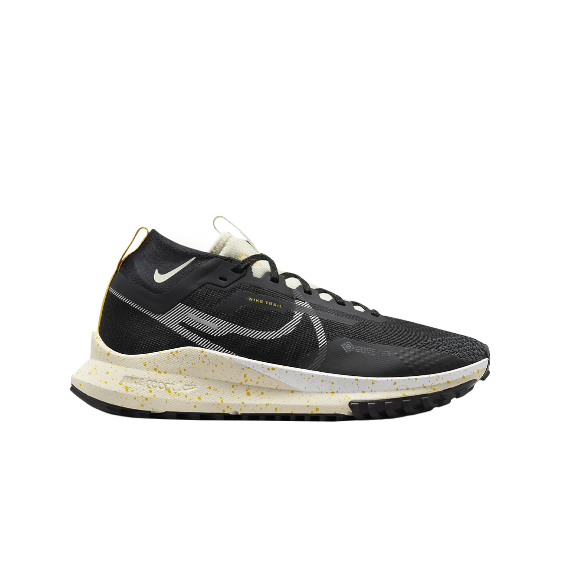 나이키 리액트 페가수스 트레일 4 고어텍스 블랙 코코넛 밀크(Nike React Pegasus Trail 4 Gore-Tex Black Coconut Milk)