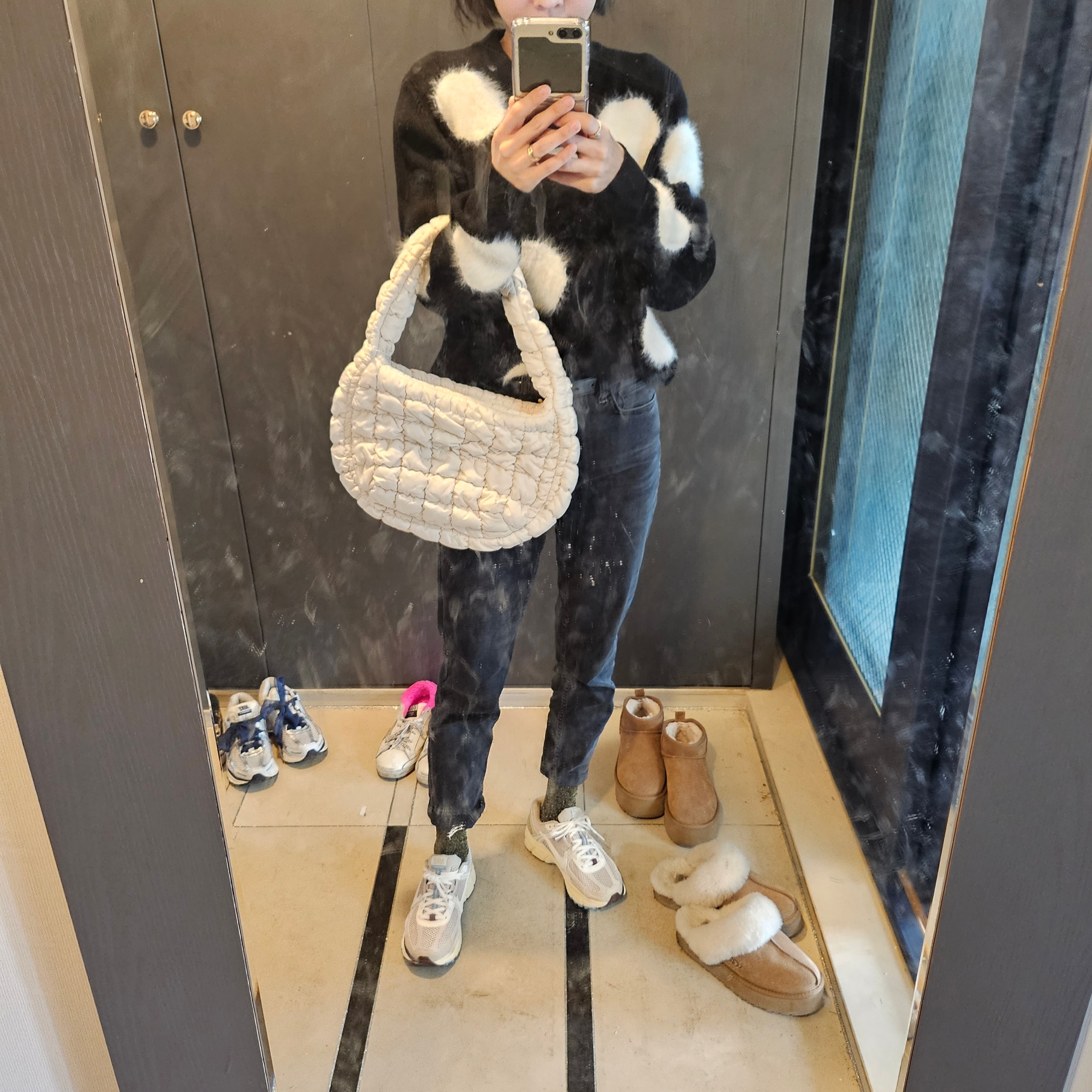 COS Quilted Mini Bag Cream 착용 스타일 - 2