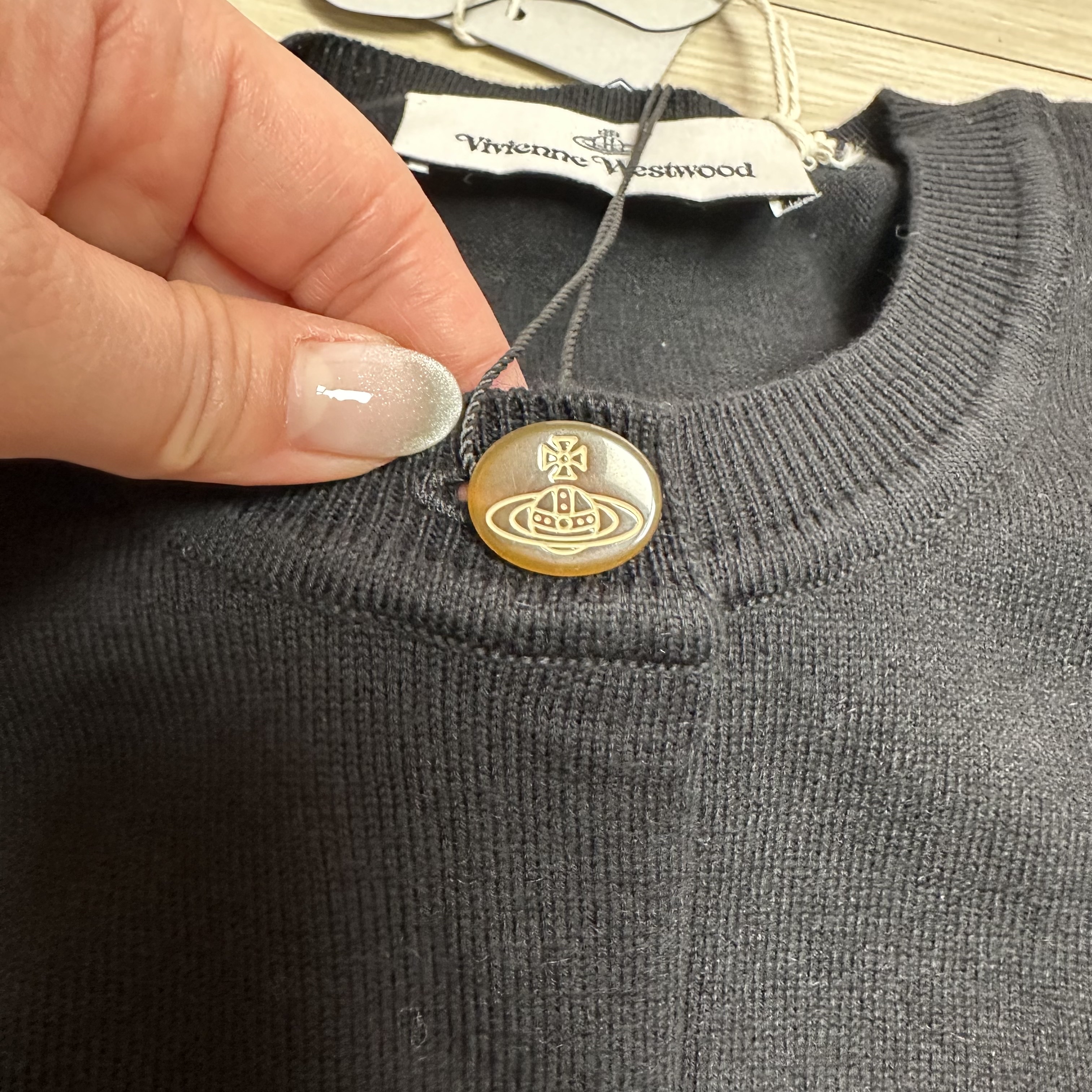 (W) Vivienne Westwood Bea Cardigan Black 착용 스타일 - 2