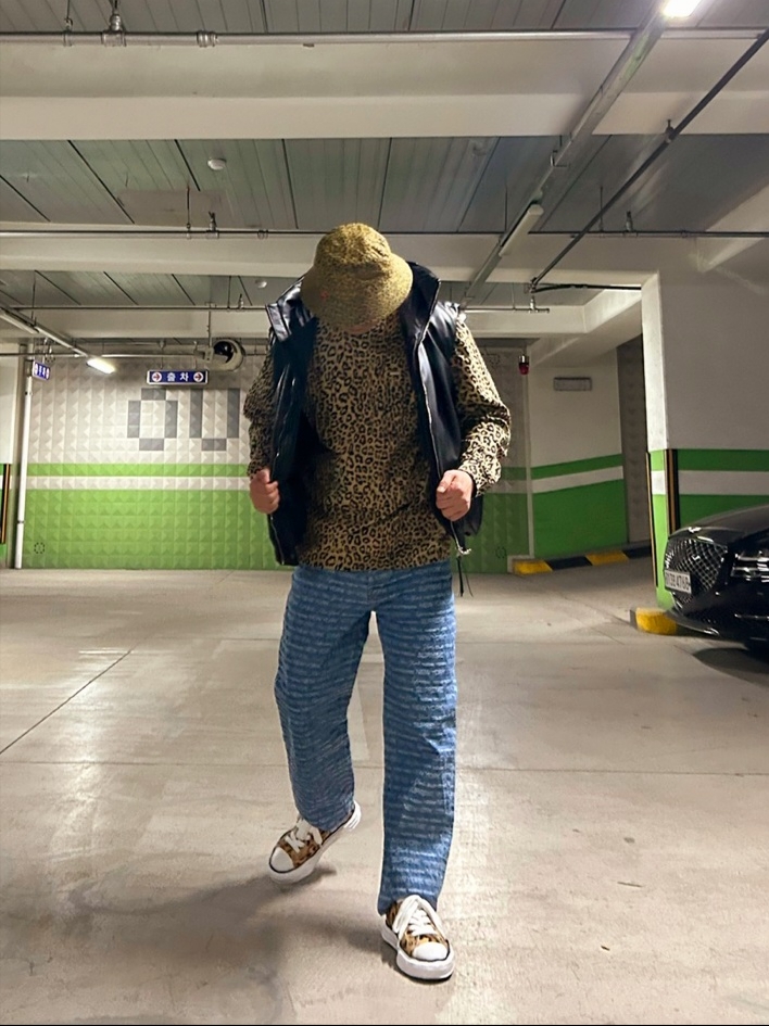 Supreme Small Box L/S T-Shirt Leopard - 23FW, Supreme x Barbour Waxed Cotton Crusher Leopard - 20SS 착용 스타일 - 2