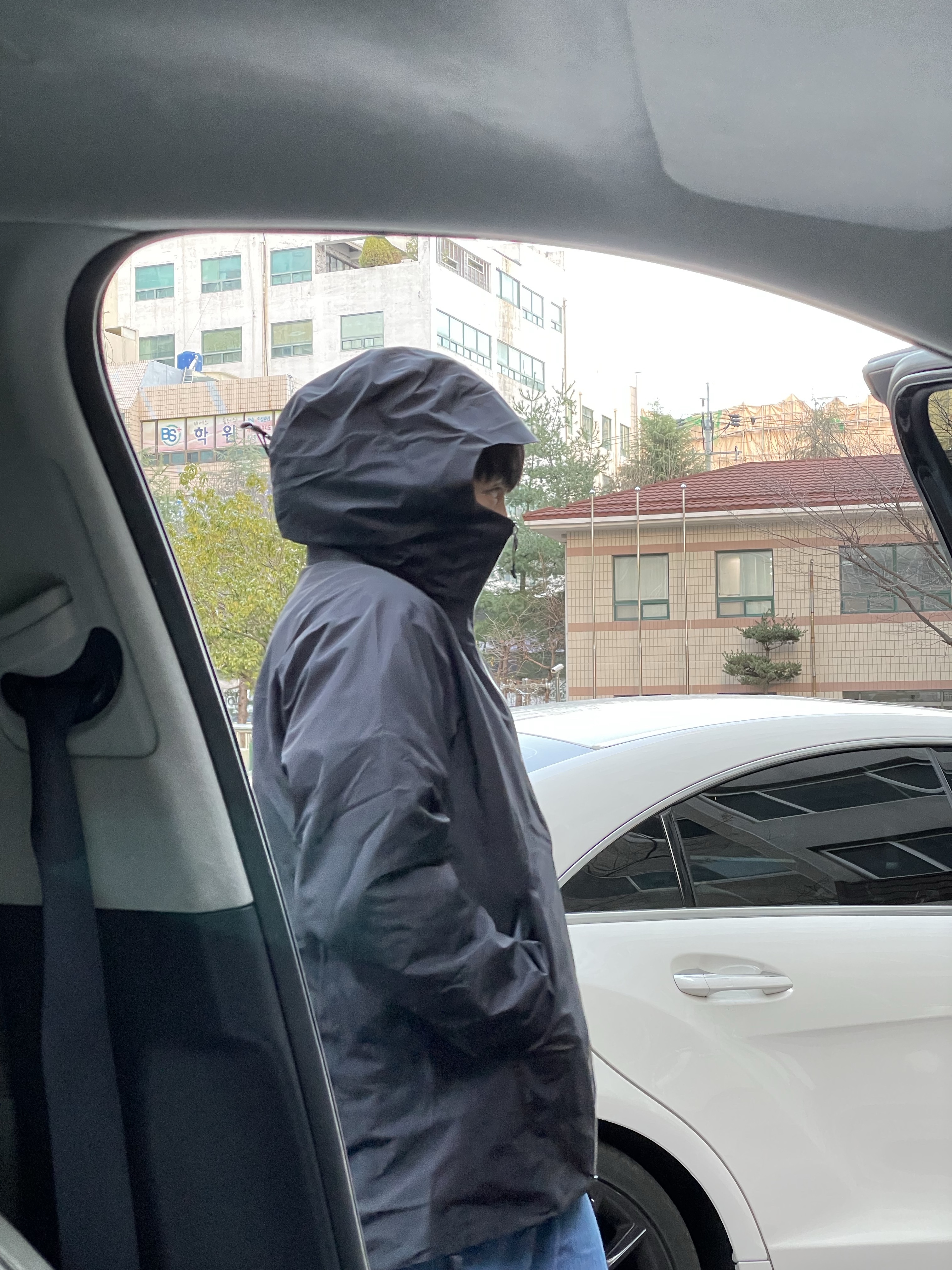 Arc'teryx Beta LT Jacket Black 착용 스타일 - 2