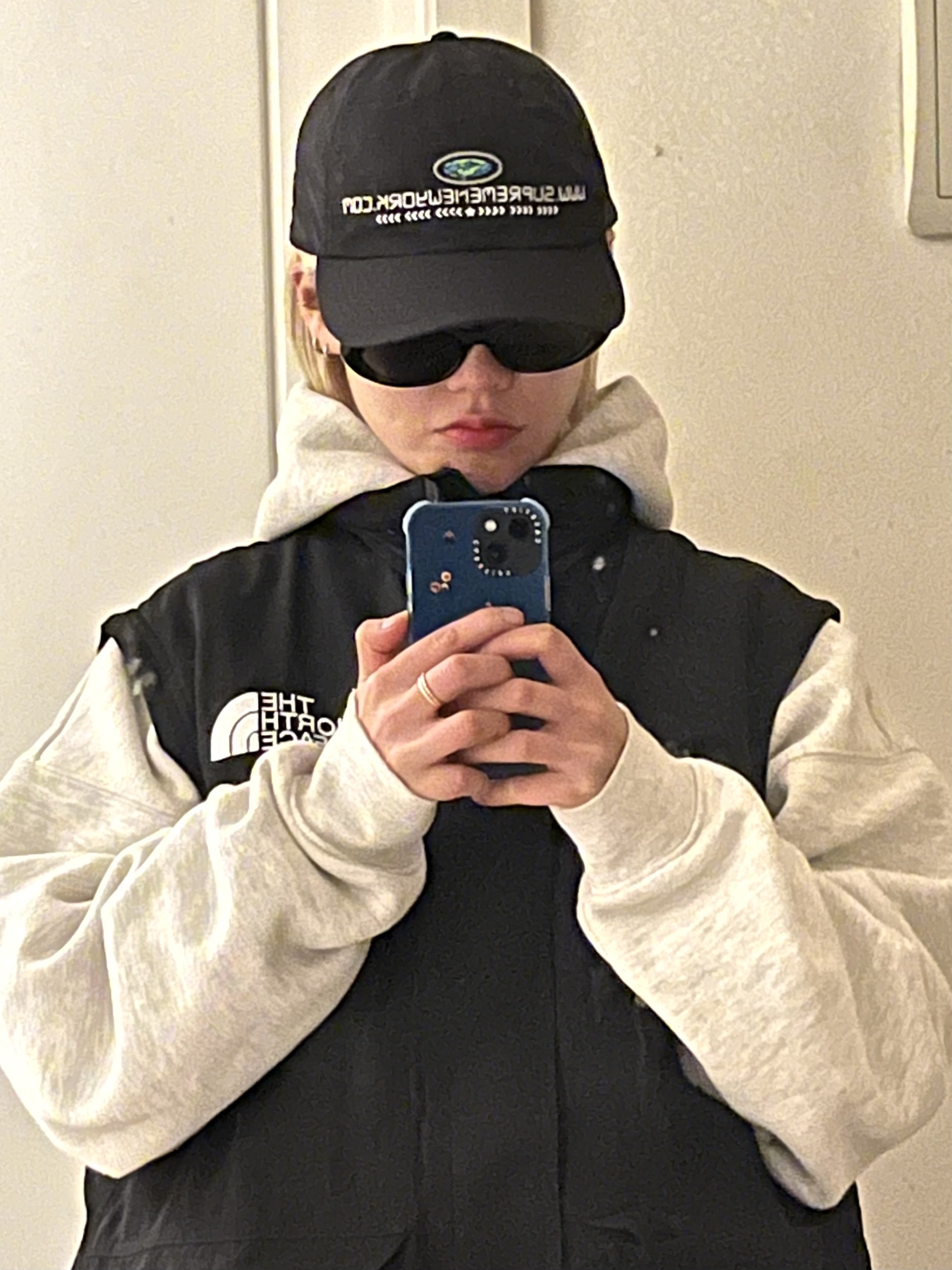 Supreme x The North Face Trekking Convertible Jacket Black - 22SS 착용 스타일