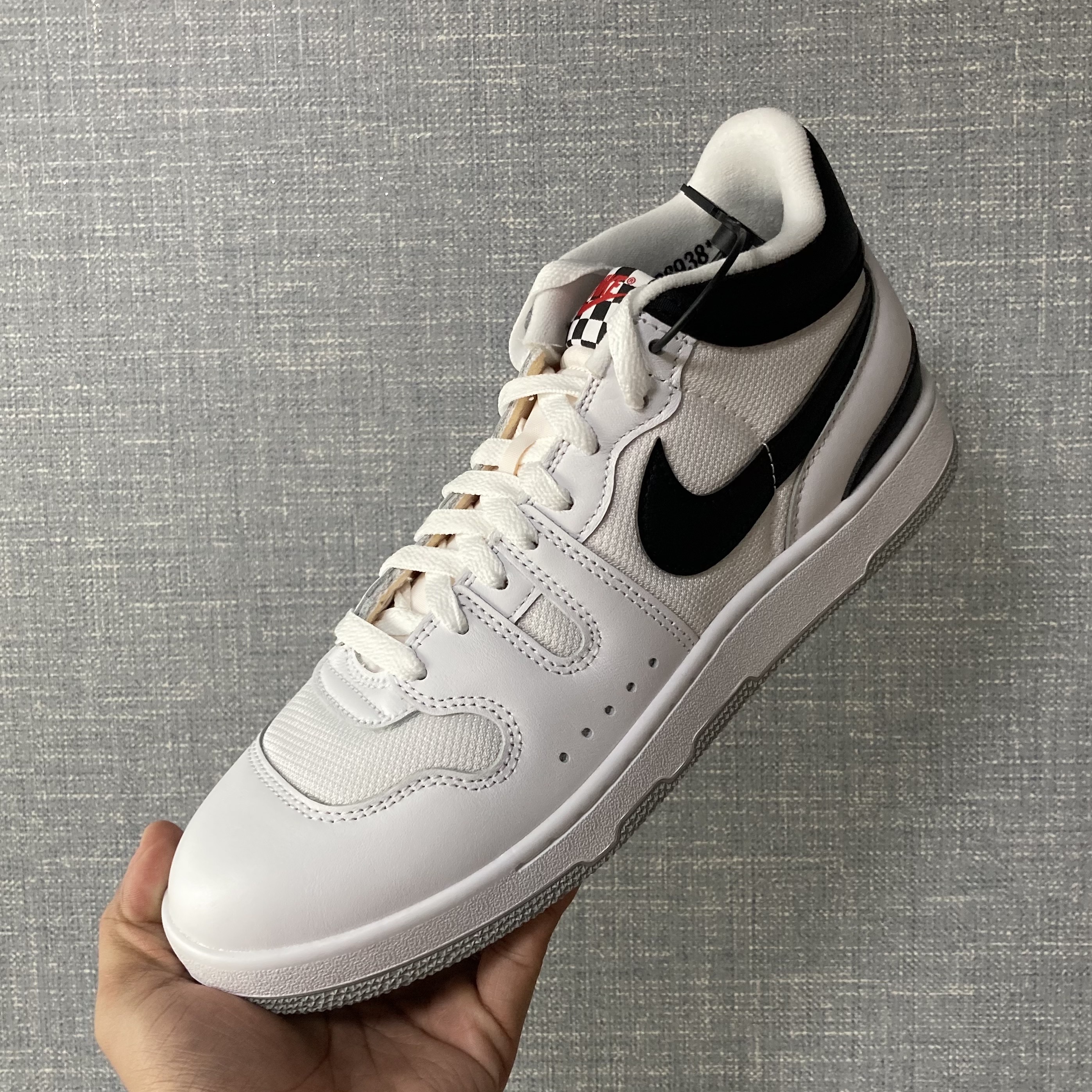 Nike Mac Attack QS SP Black and White 착용 스타일
