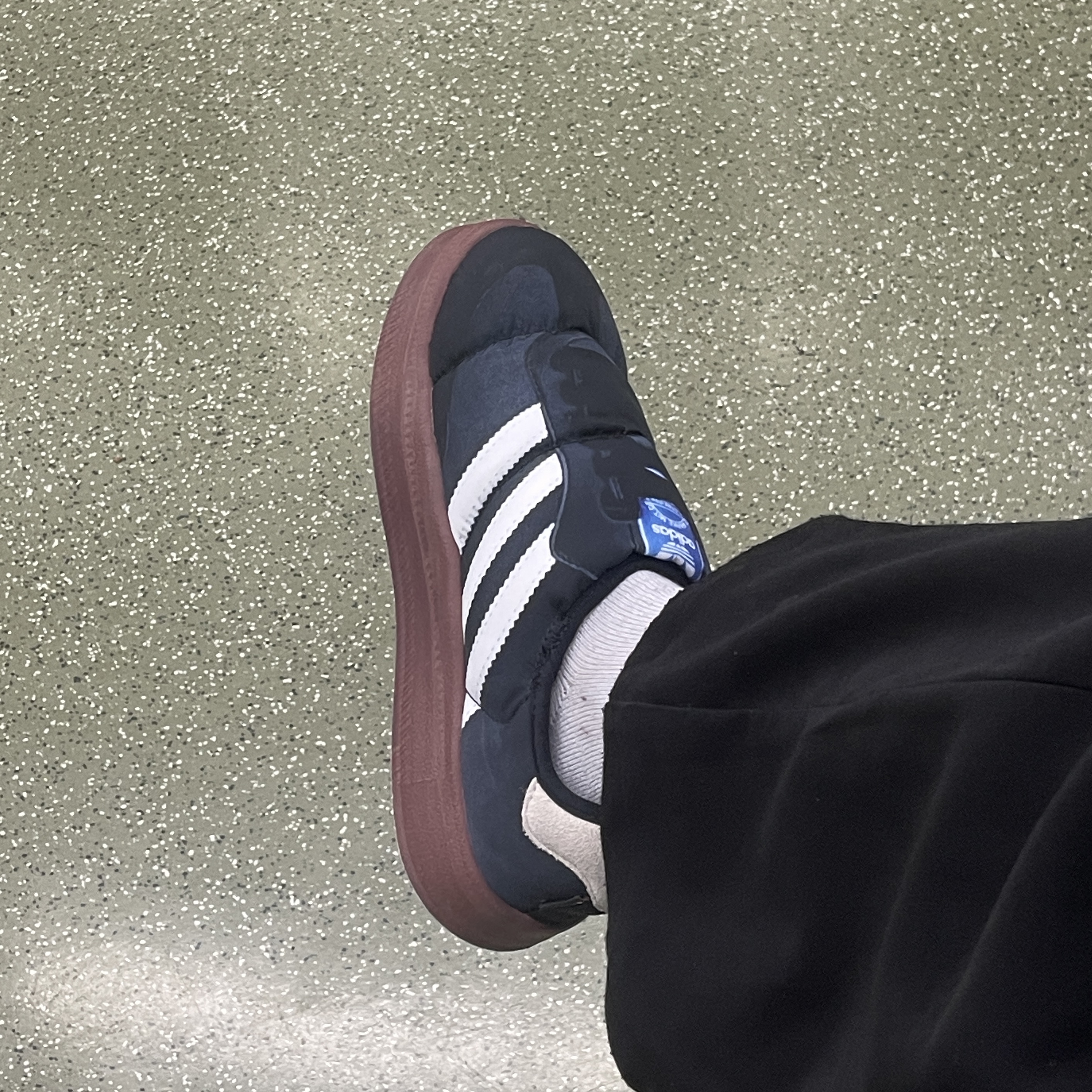 Adidas Puffylette Samba Core Black 착용 스타일