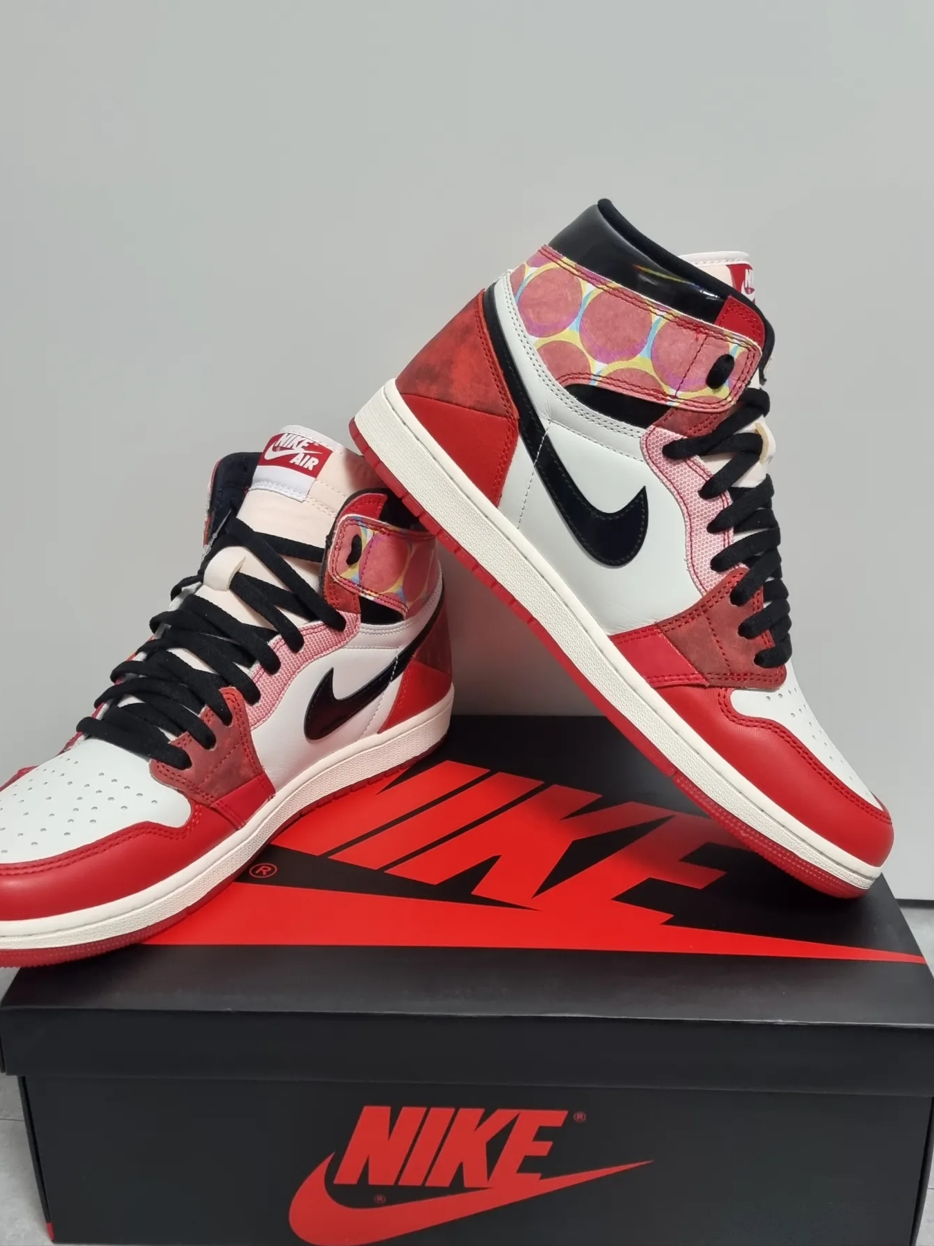 Jordan 1 Retro High Spider-Man Next Chapter 착용 스타일 - 2