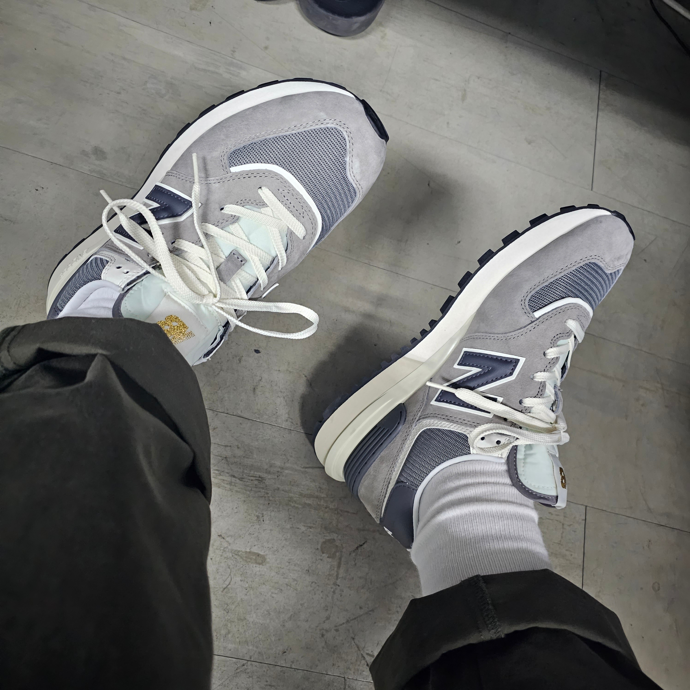 New Balance 574 Legacy Grey 착용 스타일