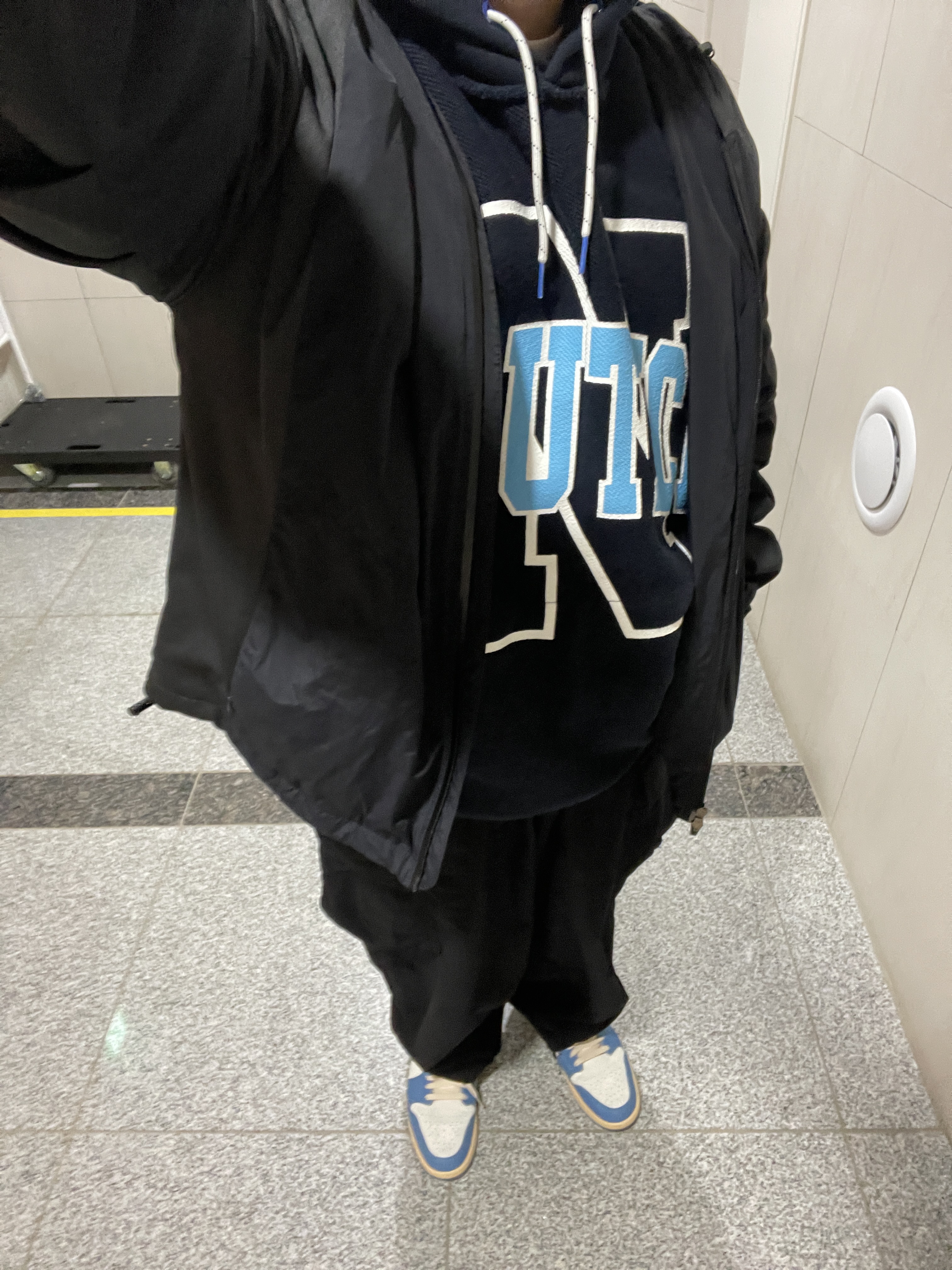 Jordan 1 Low SE Tokyo 96 착용 스타일 - 1