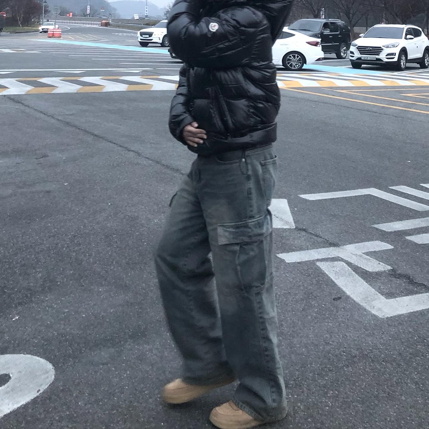 Moncler Maya Short Down Jacket Black - 23FW, Nike Air Force 1 '07 WB Flax 착용 스타일 - 3