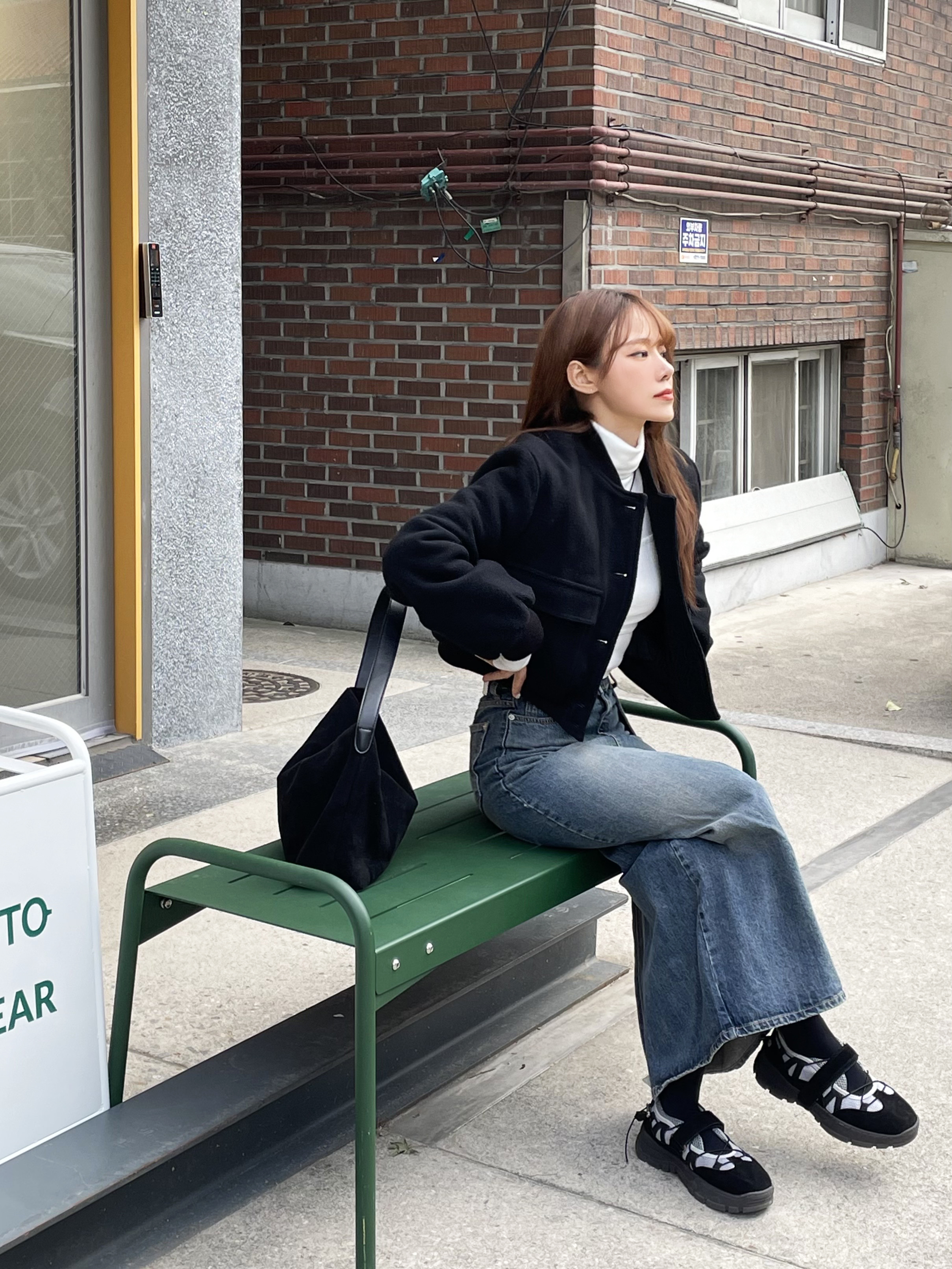 (W) Rockfishweatherwear x Glowny Bryn Velcro Sneakers Black 착용 스타일
