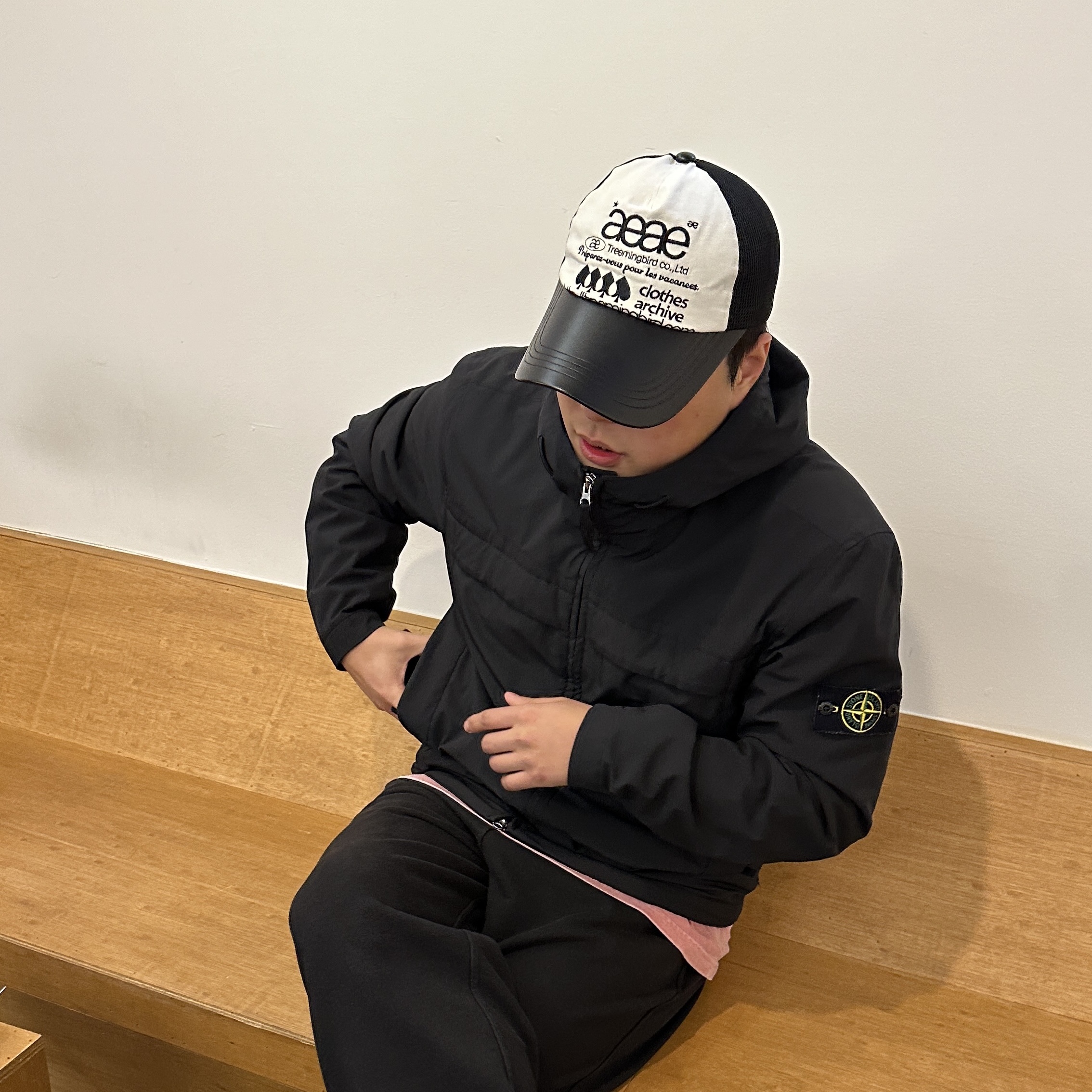 Aeae x Treemingbird Web Logo Mesh Cap White, Stone Island 41427 Soft Shell Hooded Jacket Black - 21FW 착용 스타일 - 2