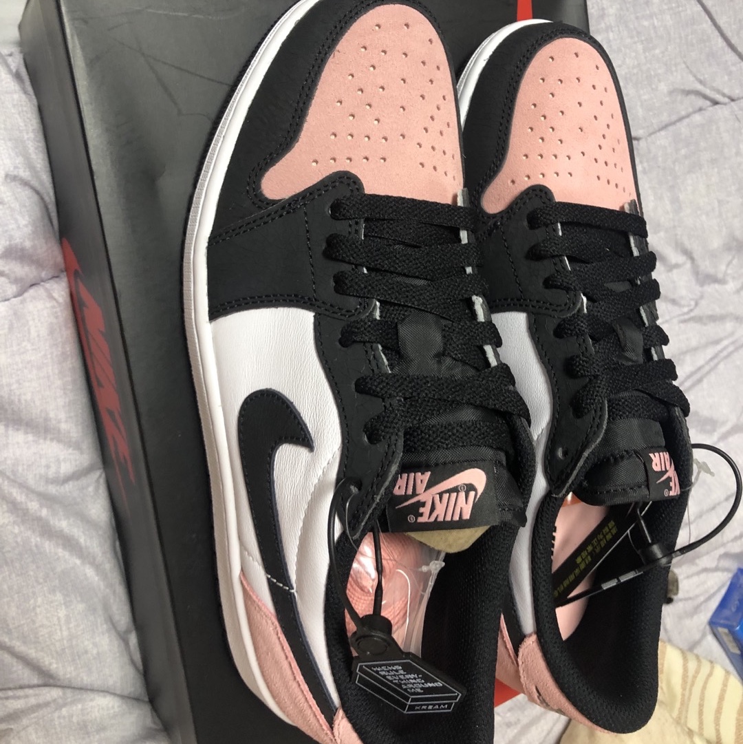 Jordan 1 Retro Low OG Bleached Coral 착용 스타일