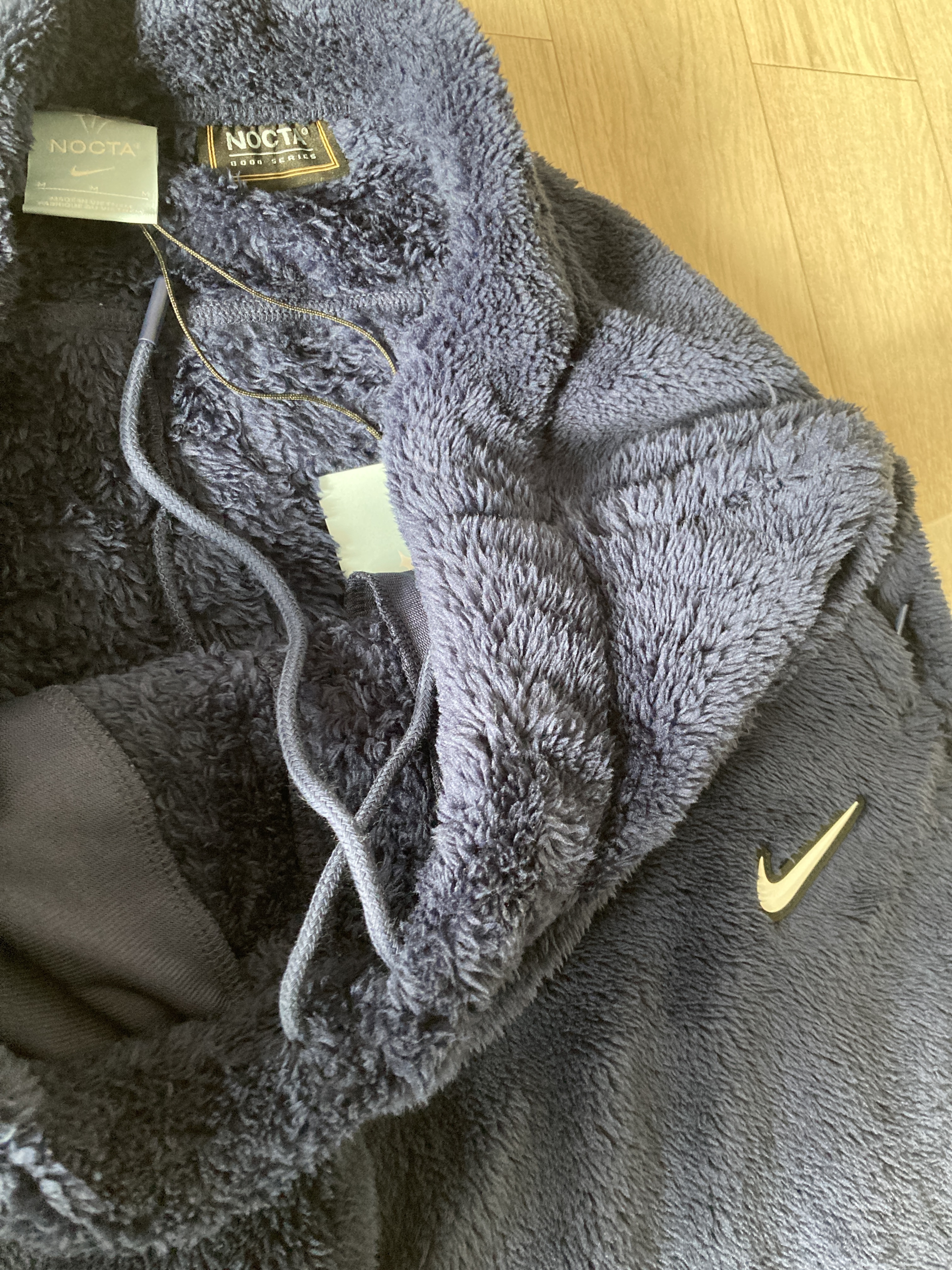 (W) Nike x Drake Nocta 8K Peaks Fleece Pants Midnight Navy (DV3643-410) 착용 스타일 - 2