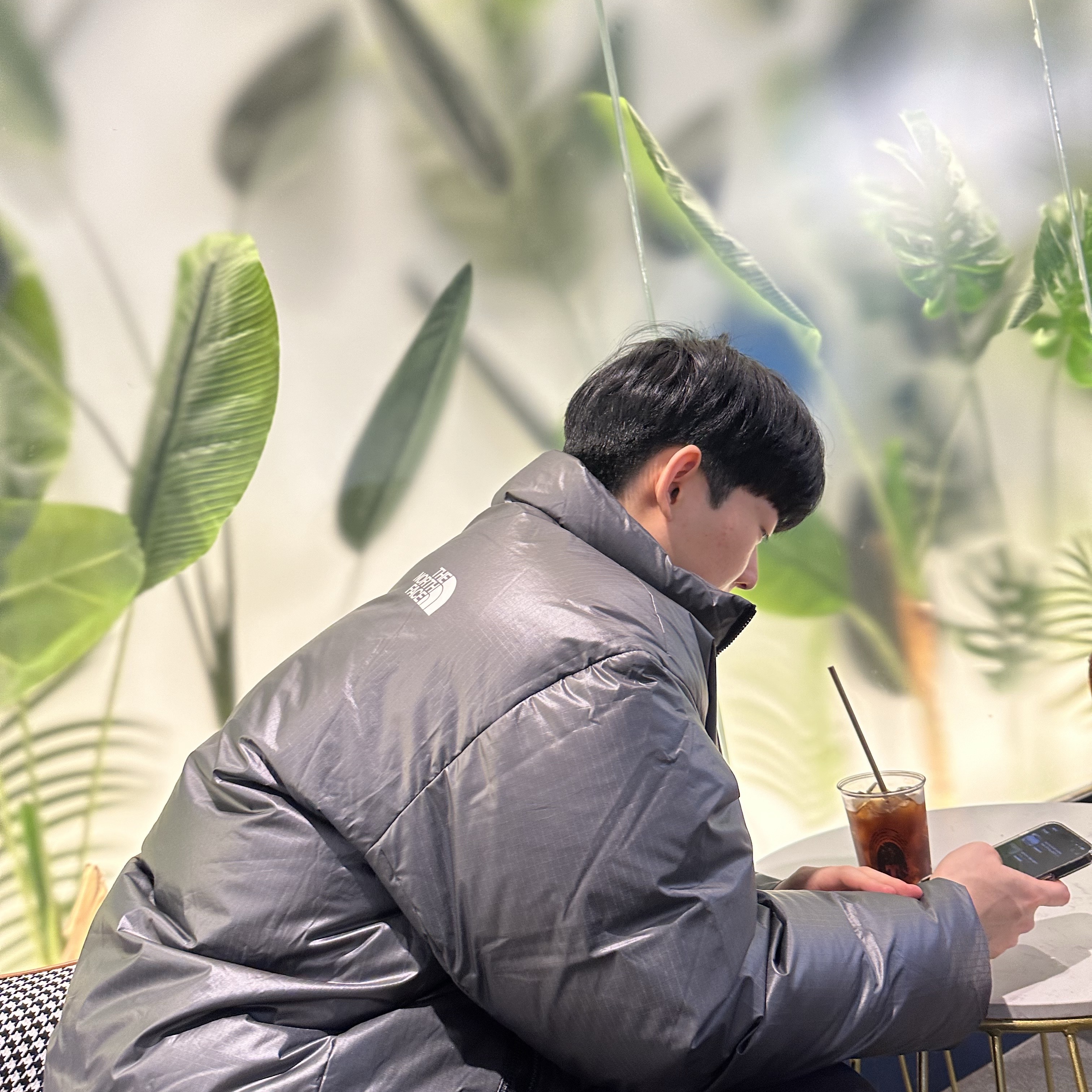 The North Face White Label Glossy Down Jacket Charcoal Grey 착용 스타일