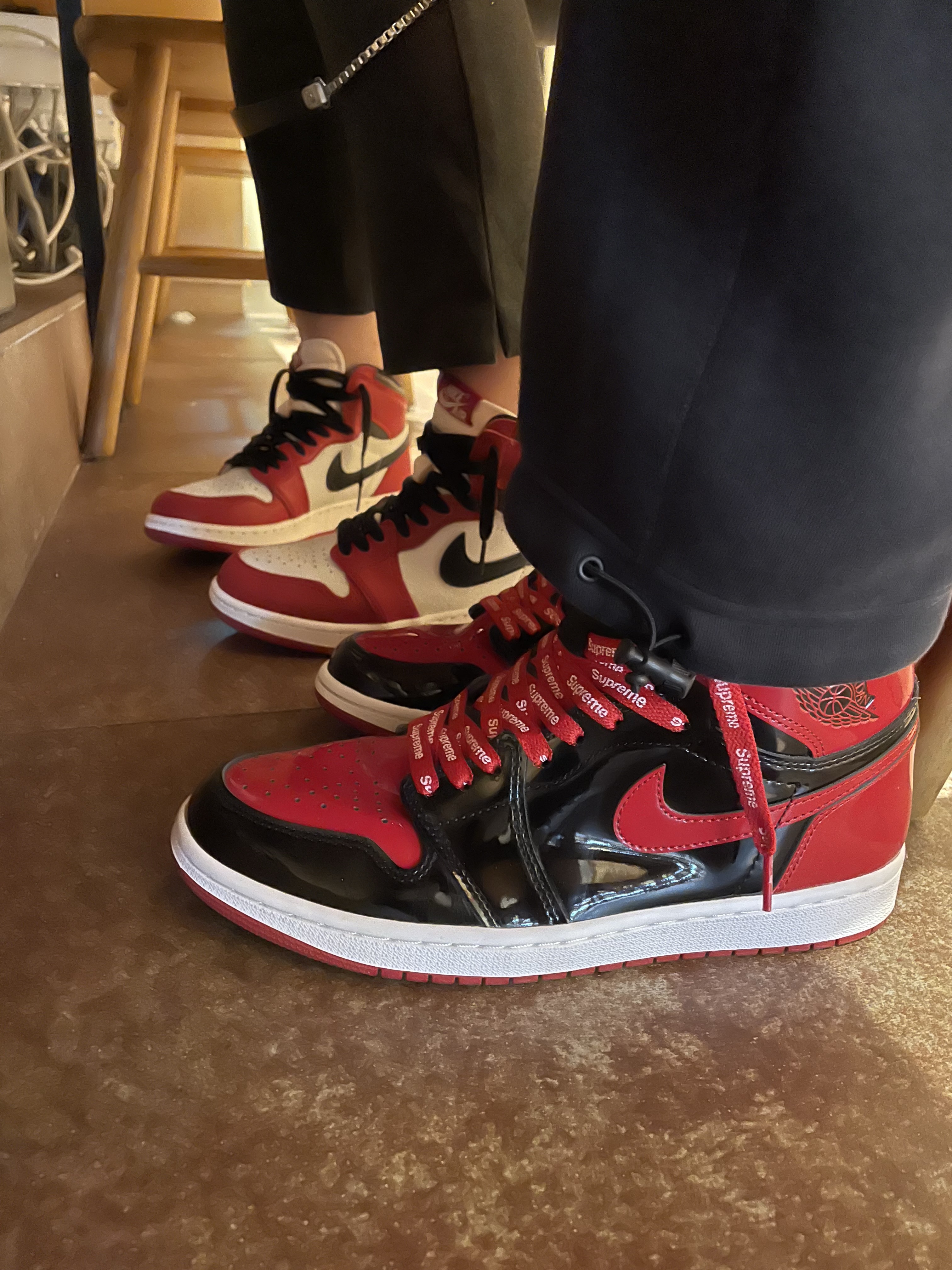 (GS) Jordan 1 Retro High OG Chicago 2022, Jordan 1 Retro High OG Patent Bred 착용 스타일 - 1