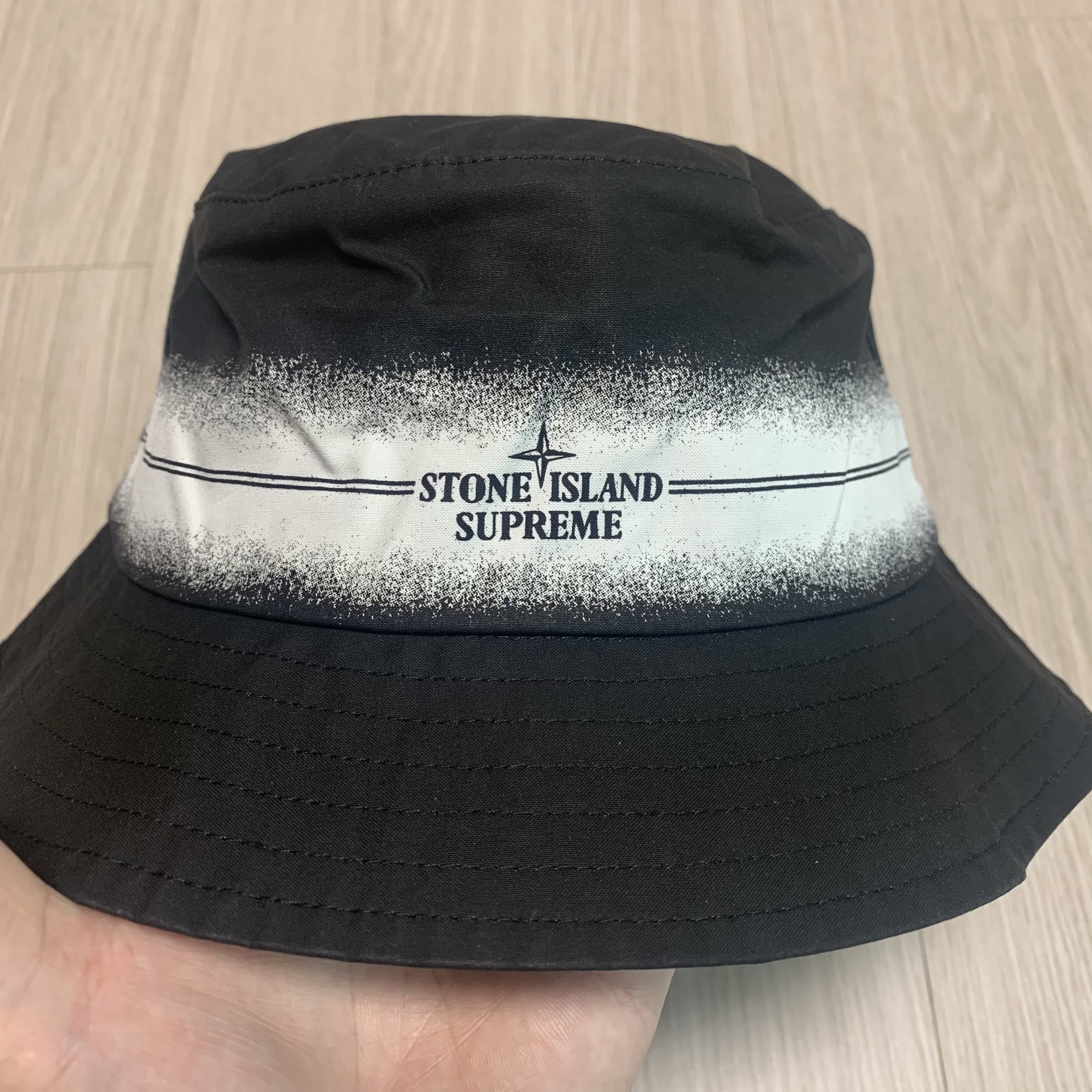 Supreme x Stone Island Stripe Crusher Black - 22SS 착용 스타일 - 1