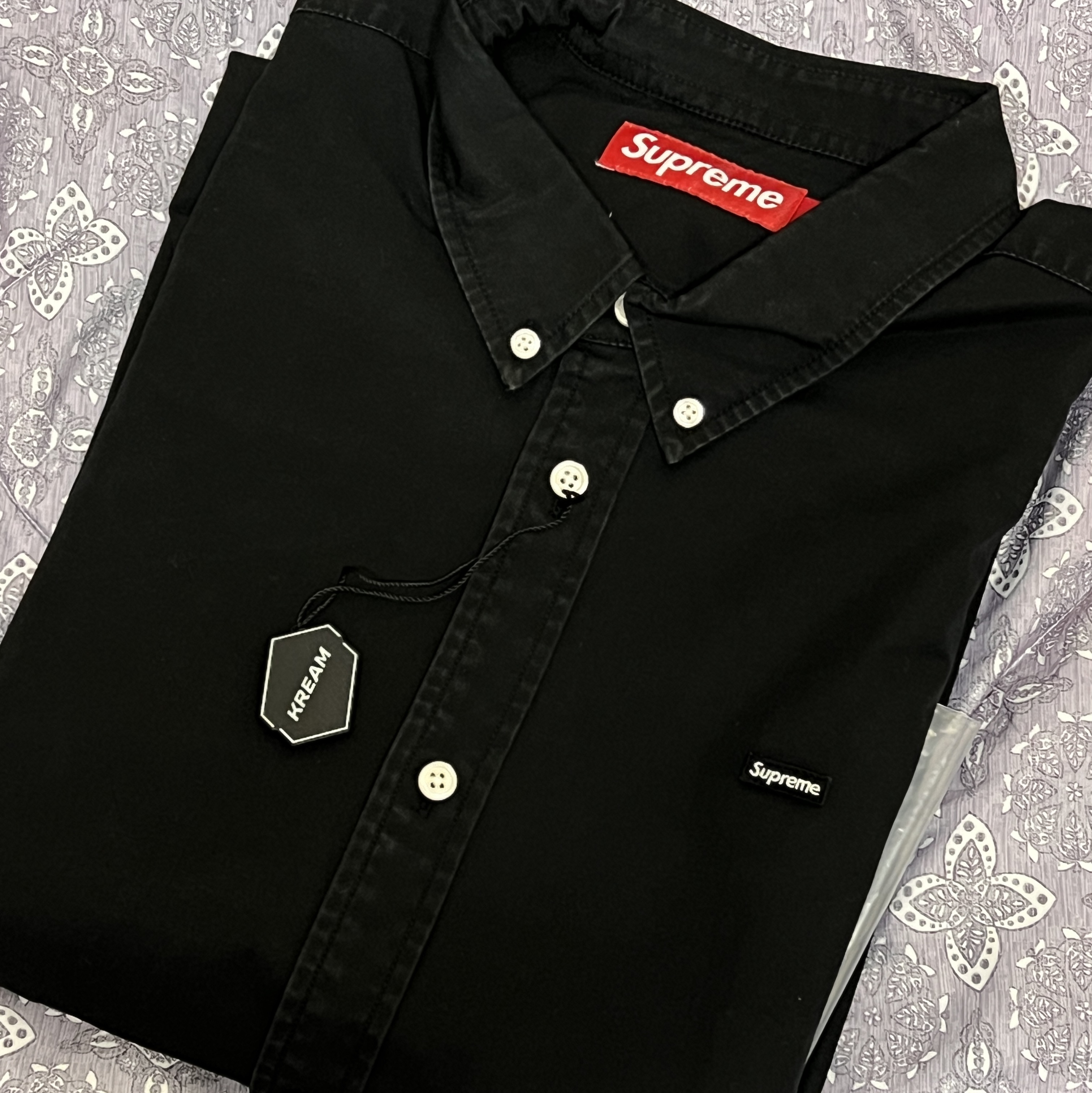 Supreme Small Box Shirt Black - 23FW 착용 스타일 - 1