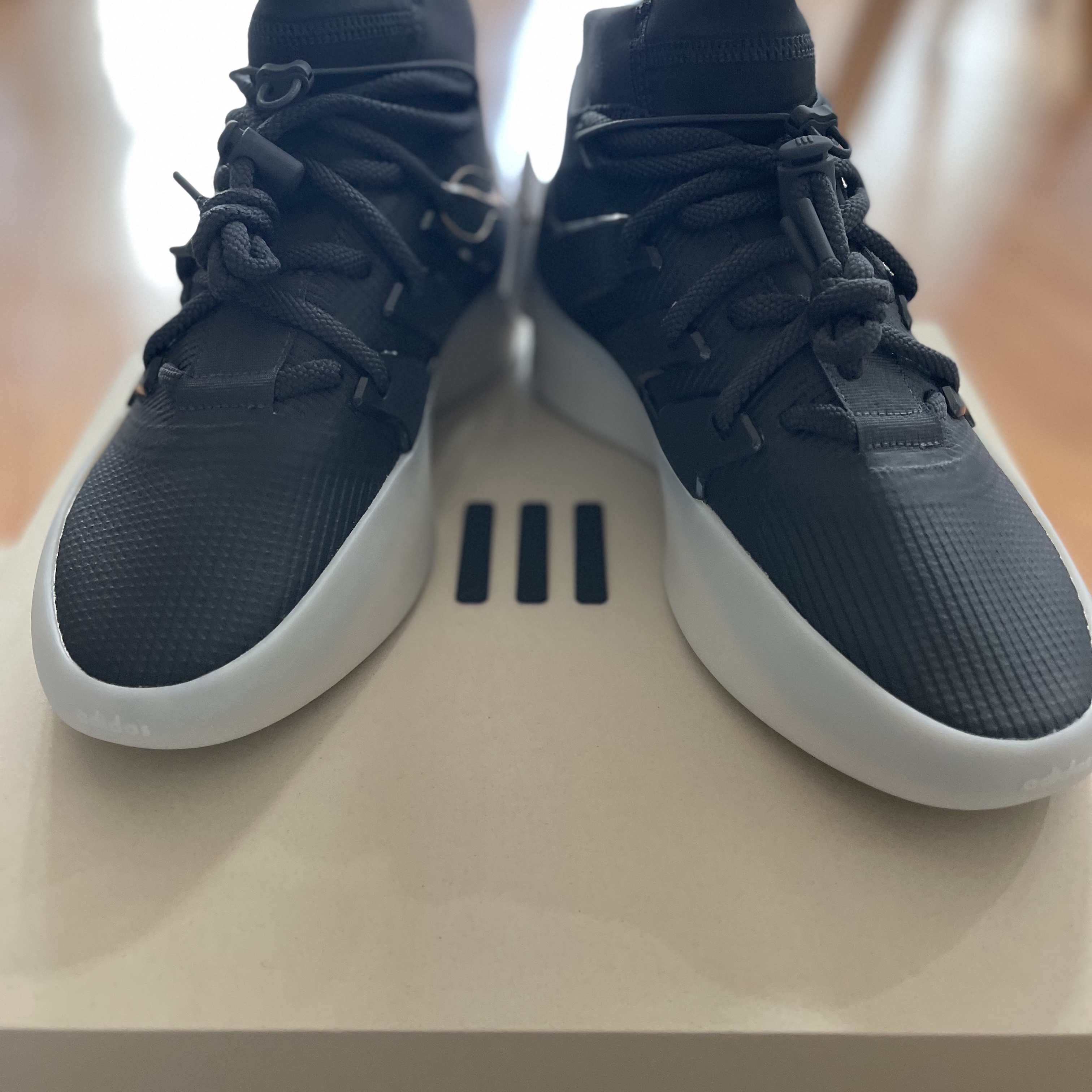 Adidas x Fear of God Athletics I Basketball Carbon 착용 스타일 - 2