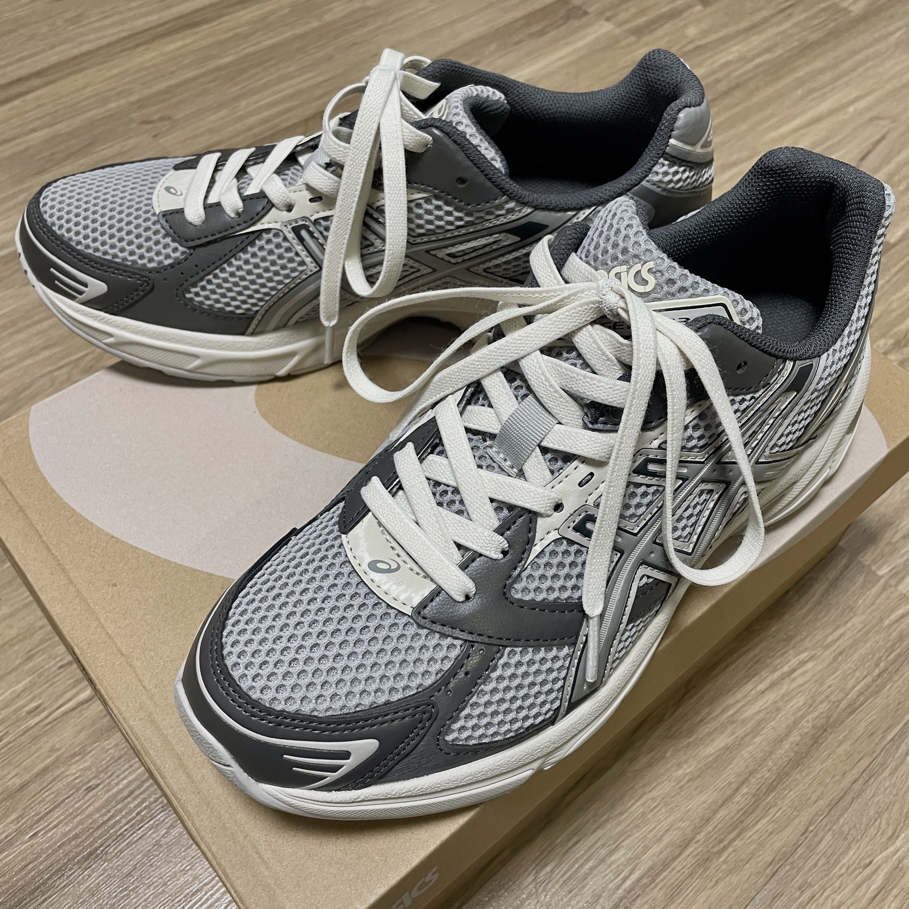 Asics Gel-1130 Oyster Grey Clay Grey 착용 스타일