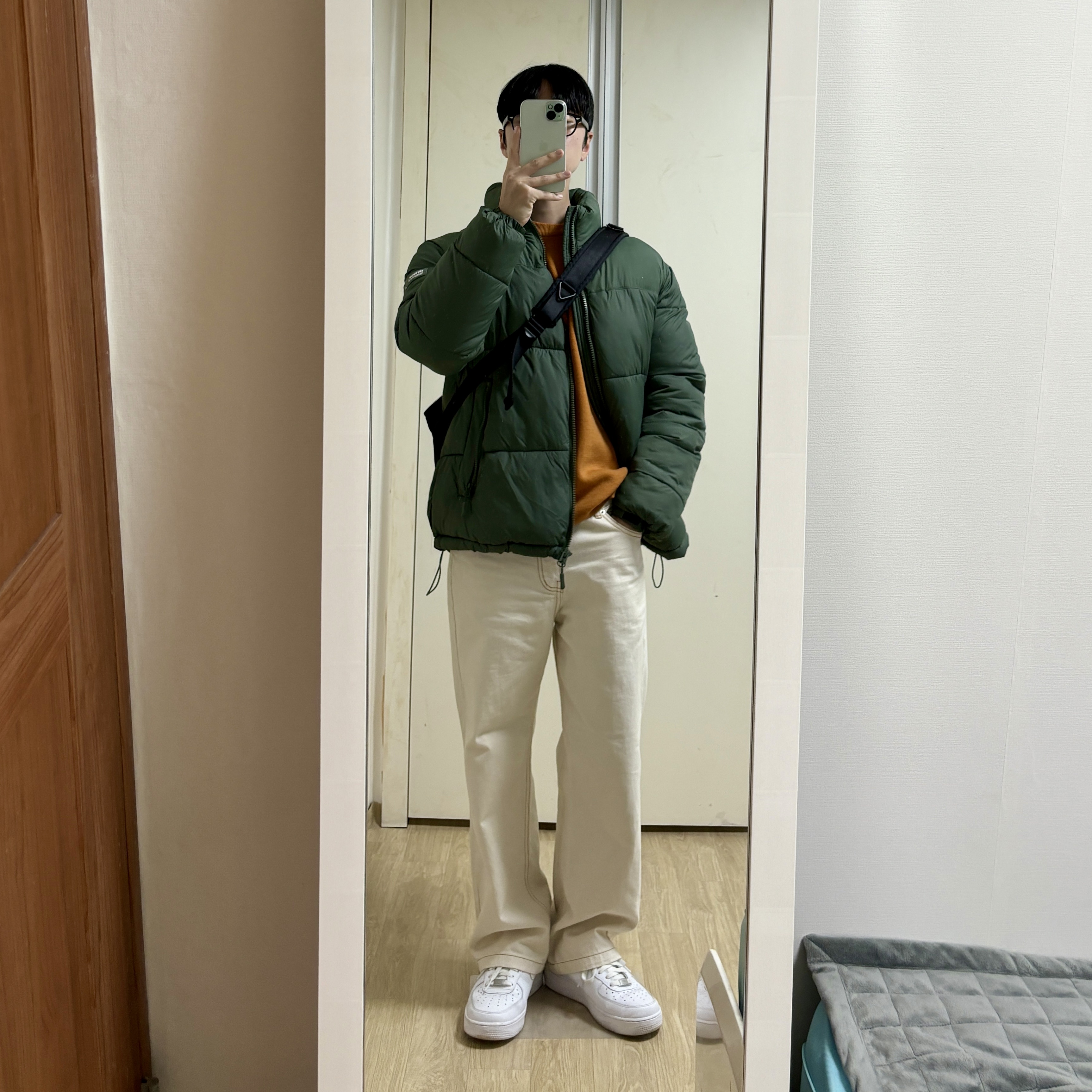 Nike Air Force 1 '07 Low White 착용 스타일 - 1