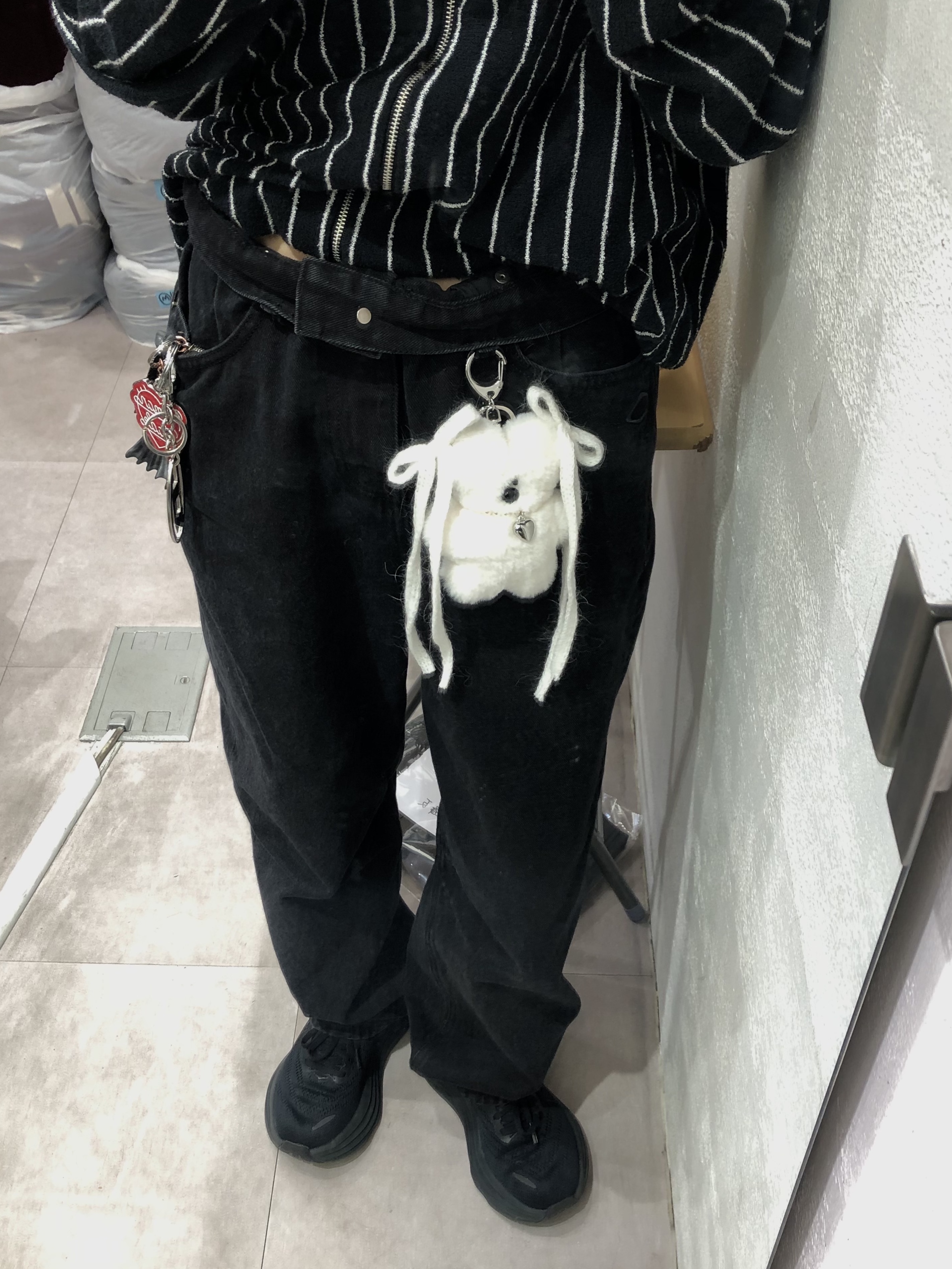 (W) Mischief Rhombus Slouchy Washed Jeans Black, Stussy Lightweight LS Zip Polo Black Stripe 착용 스타일