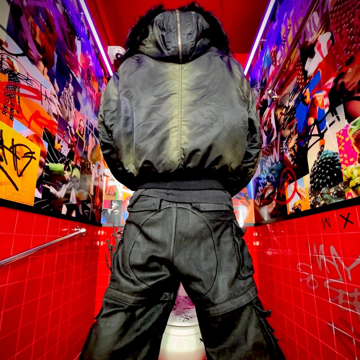 Project G/R N2B Vintage Jacket Black, Project G/R Oversized Convertible Cargo Pants Coated Black 착용 스타일 - 5