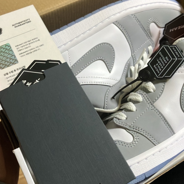 (W) Jordan 1 Low White Wolf Grey 착용 스타일