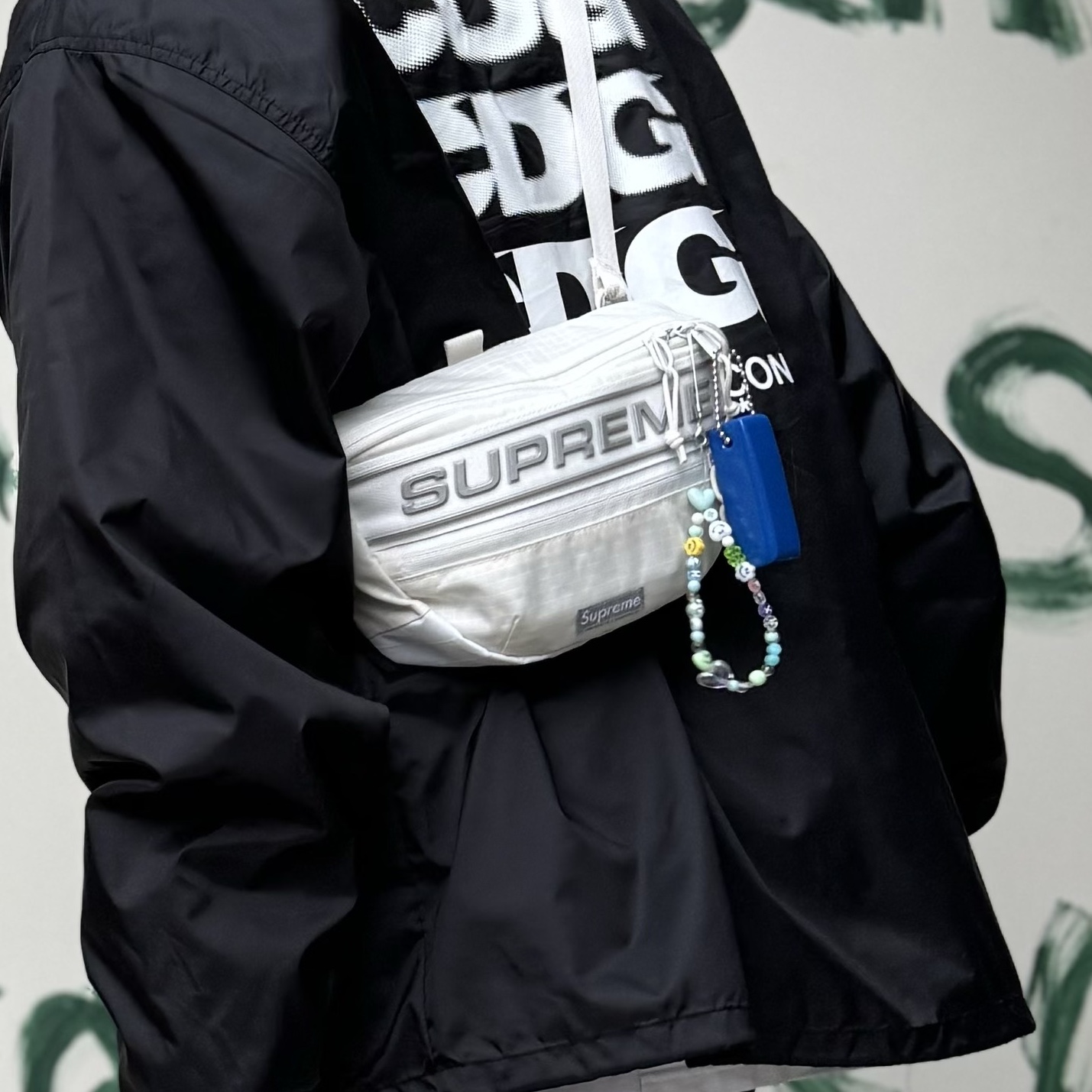 Supreme Waist Bag White - 23FW 착용 스타일