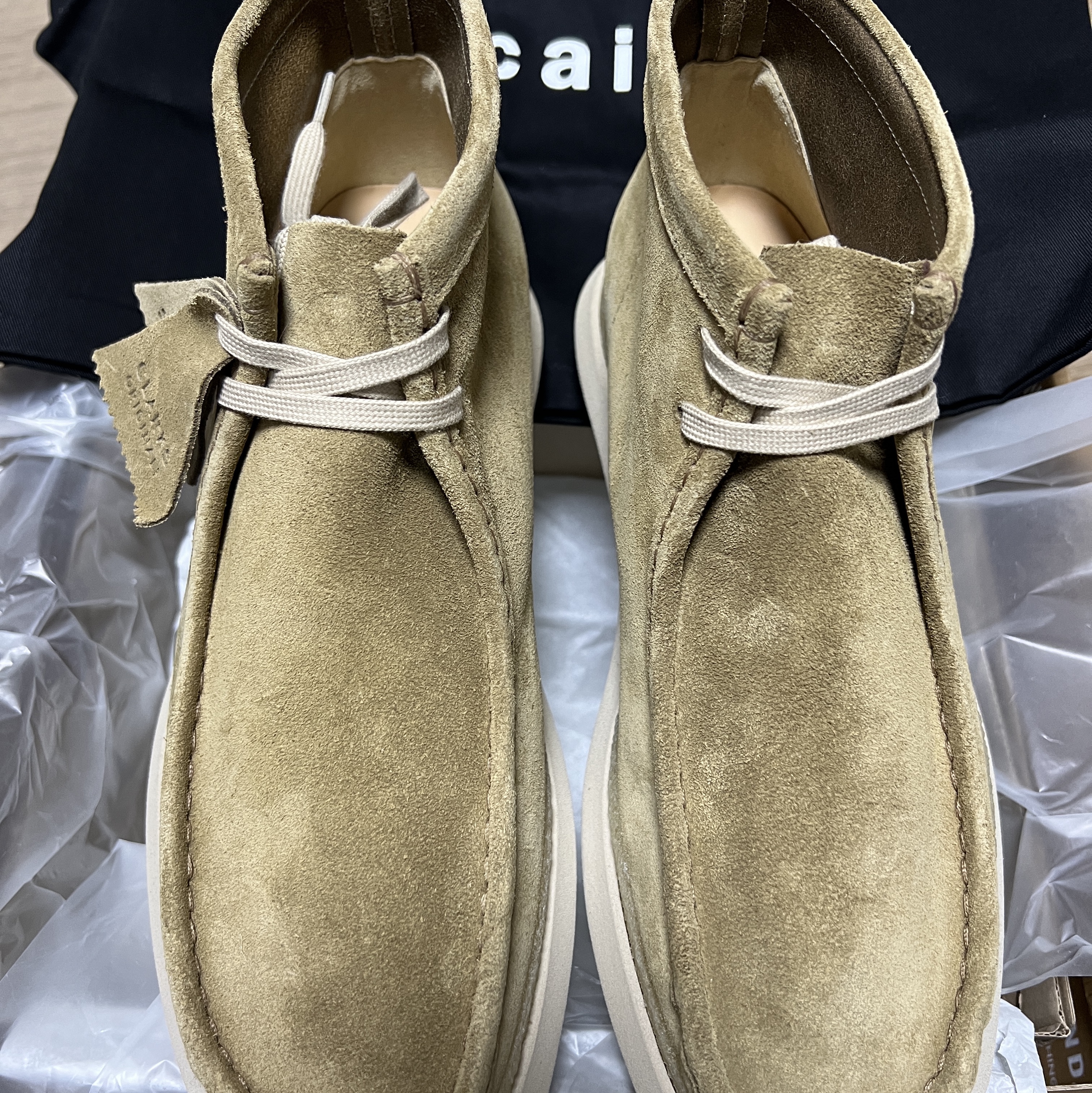 Clarks Originals x Sacai Hybrid Wallabee Boots Beige 착용 스타일 - 4