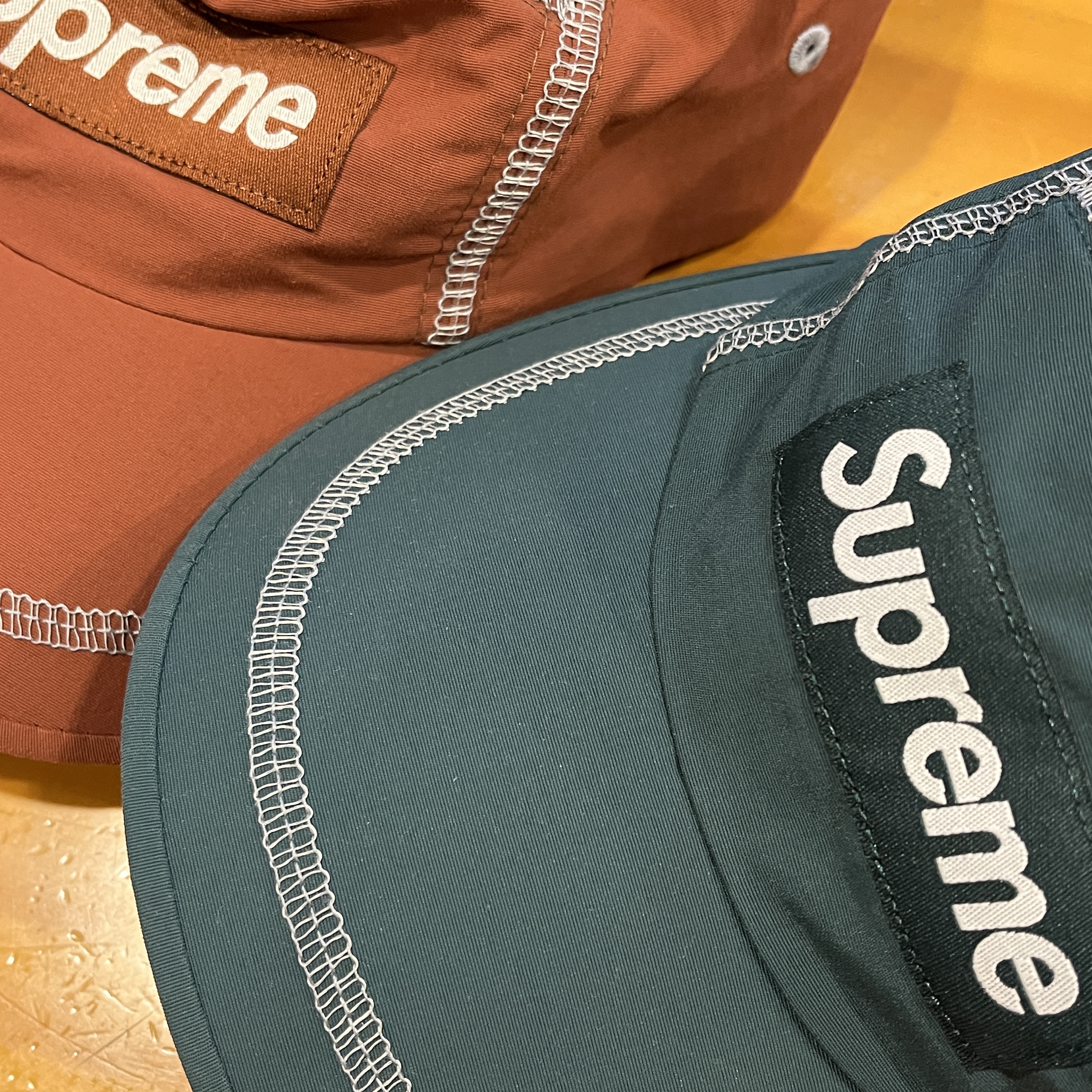 Supreme Reflective Stitch Camp Cap Dark Green - 23SS, Supreme Reflective Stitch Camp Cap Brown - 23SS 착용 스타일