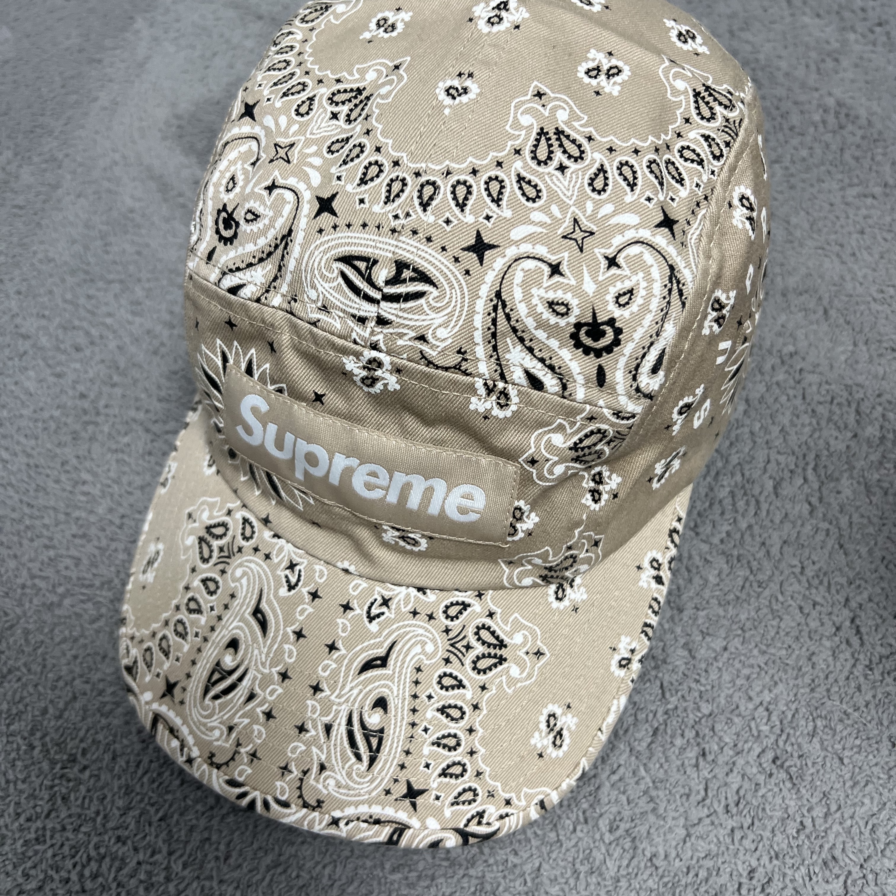 Supreme Bandana Camp Cap Tan - 21SS 착용 스타일