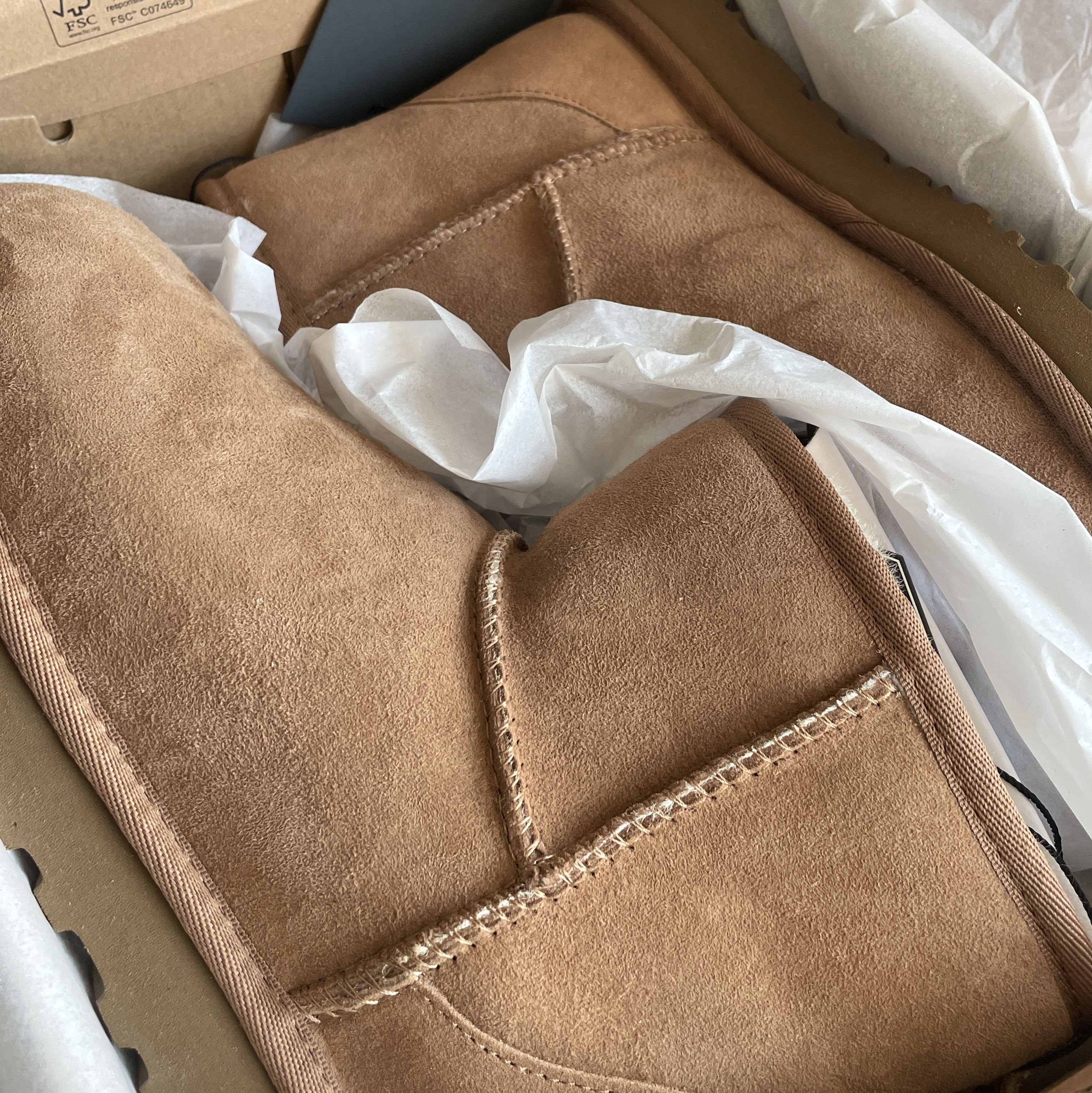 (W) UGG Classic Mini II Boots Chestnut 착용 스타일 - 2