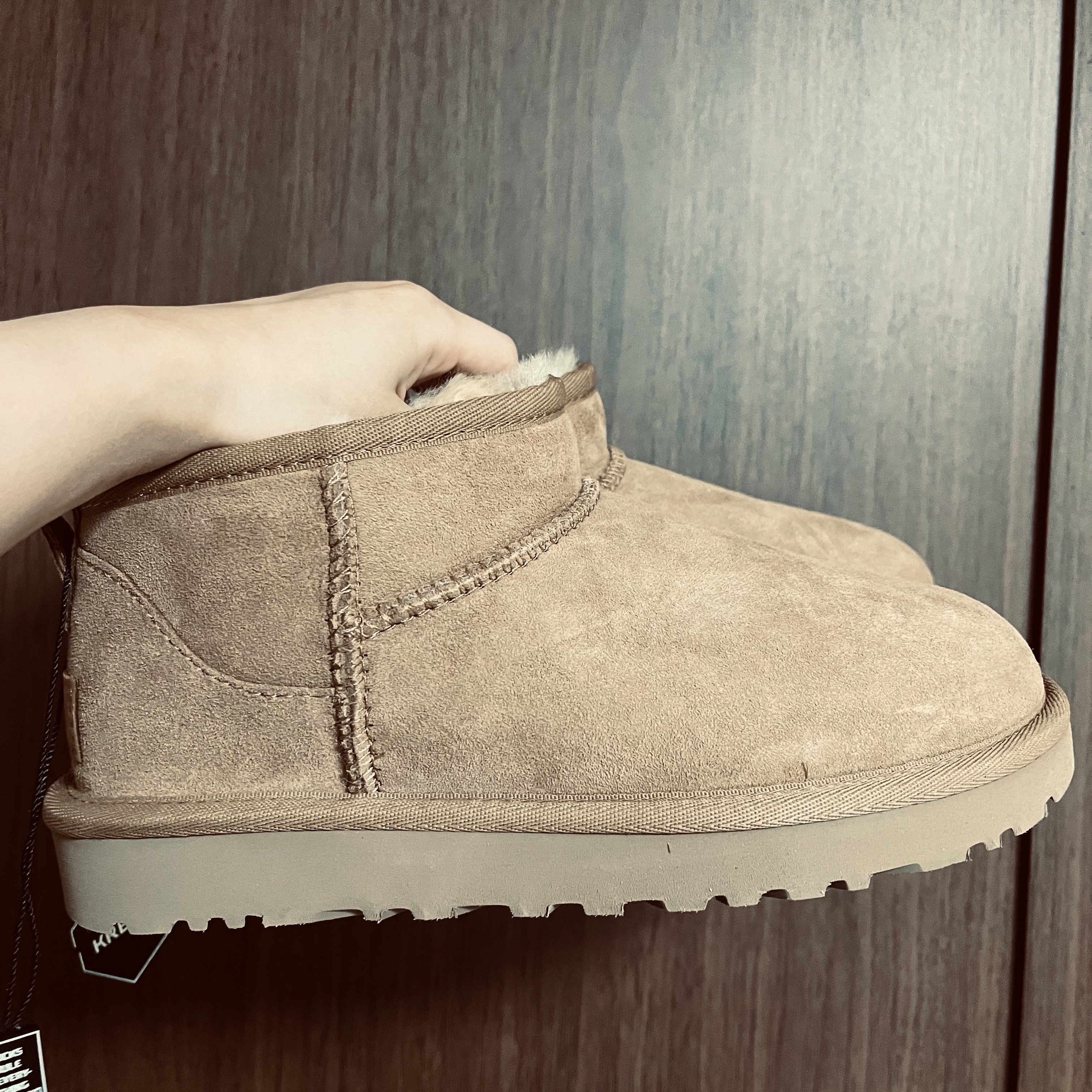 (W) UGG Classic Ultra Mini Boots Chestnut 착용 스타일